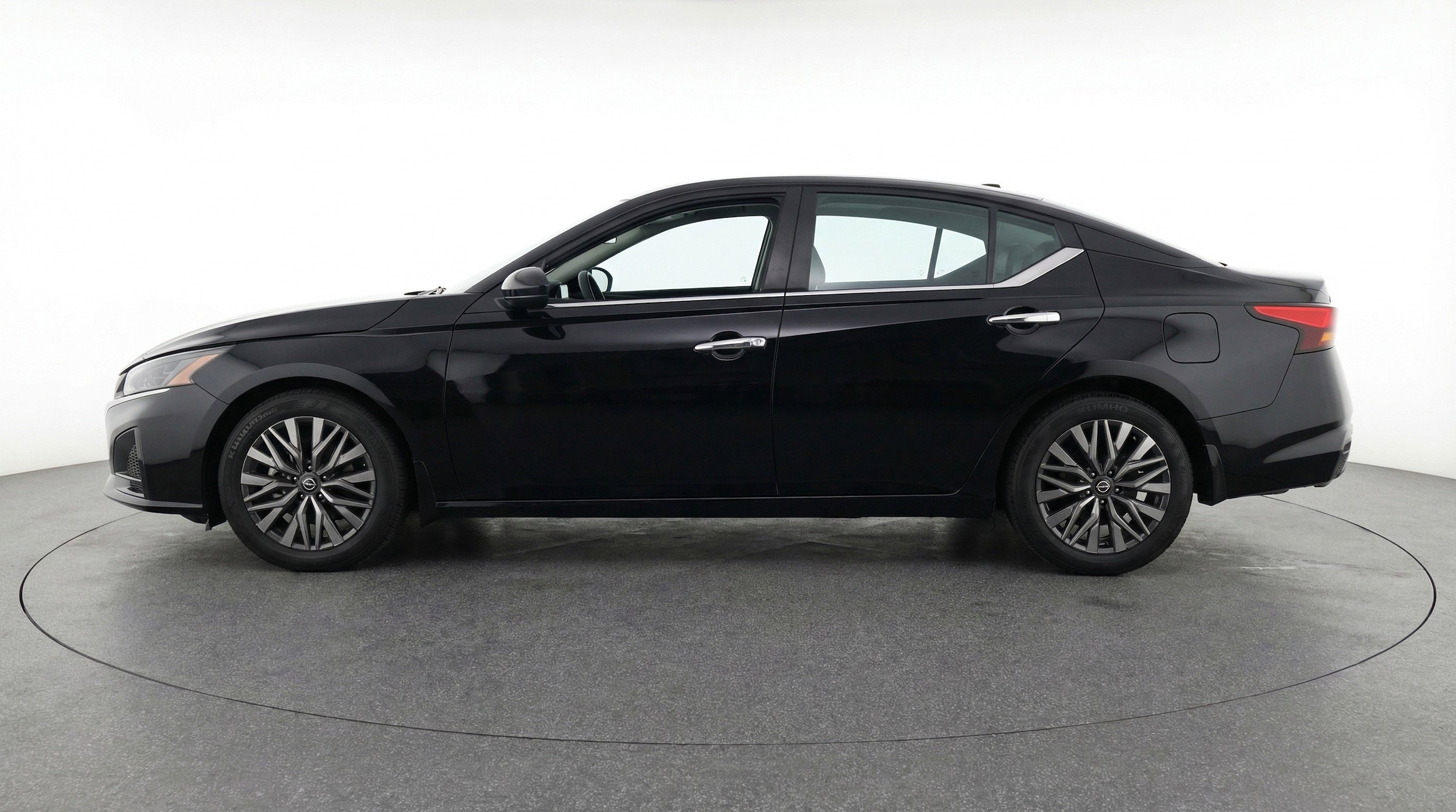 Thumbnail: 2025 Nissan Altima - 5