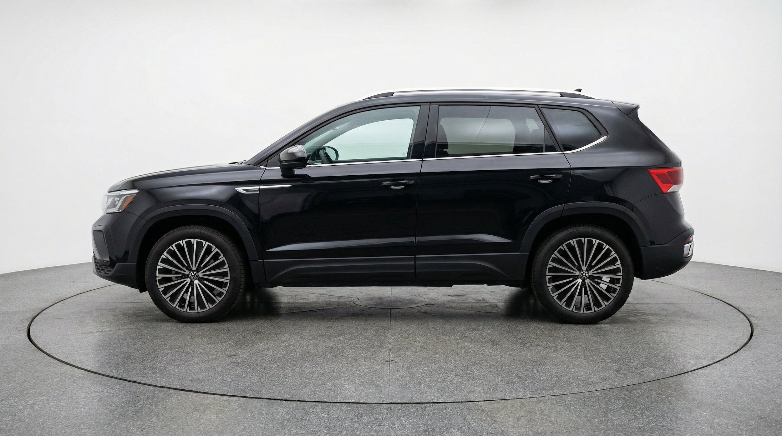 Thumbnail: 2026 Volkswagen Taos - 5