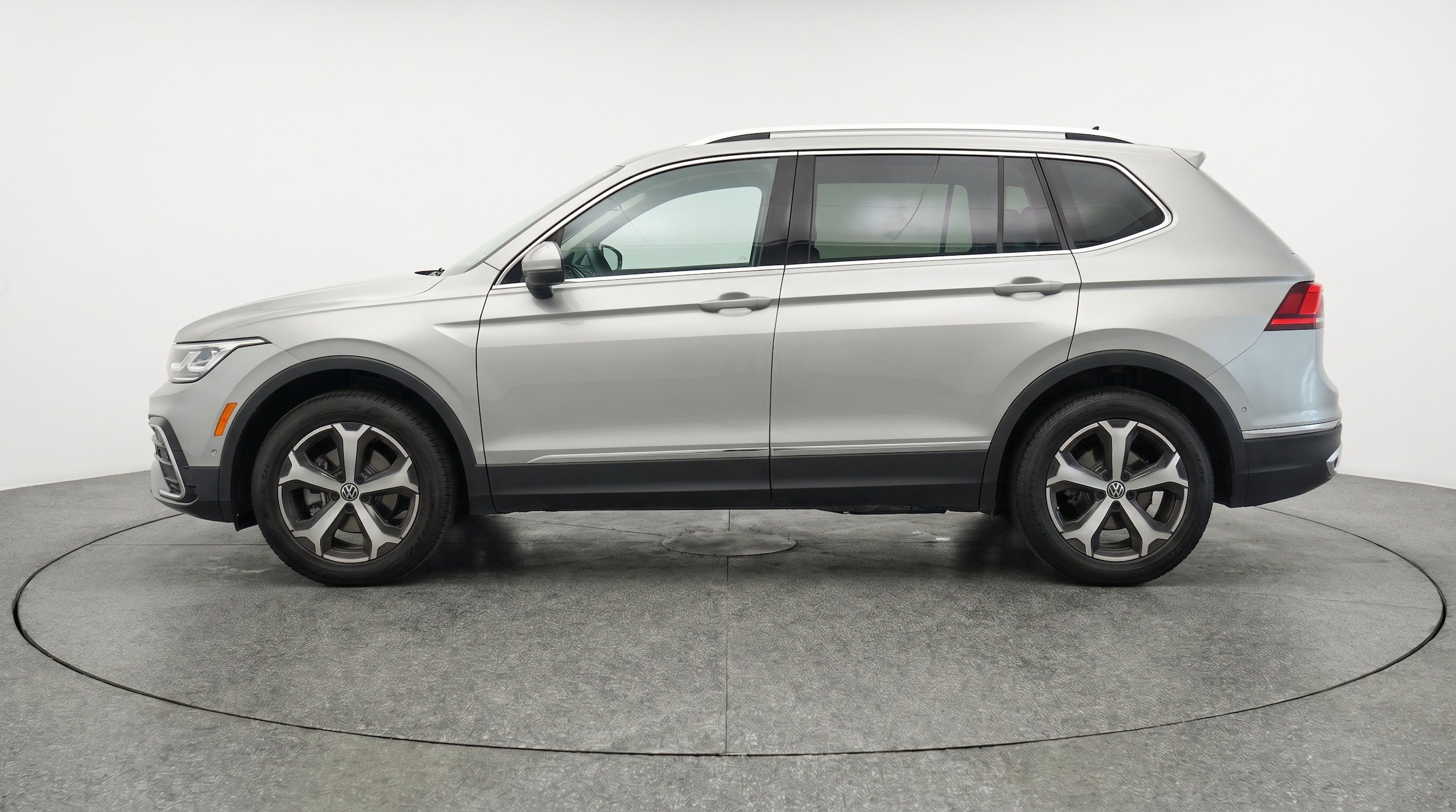 Thumbnail: 2026 Volkswagen Tiguan - 5