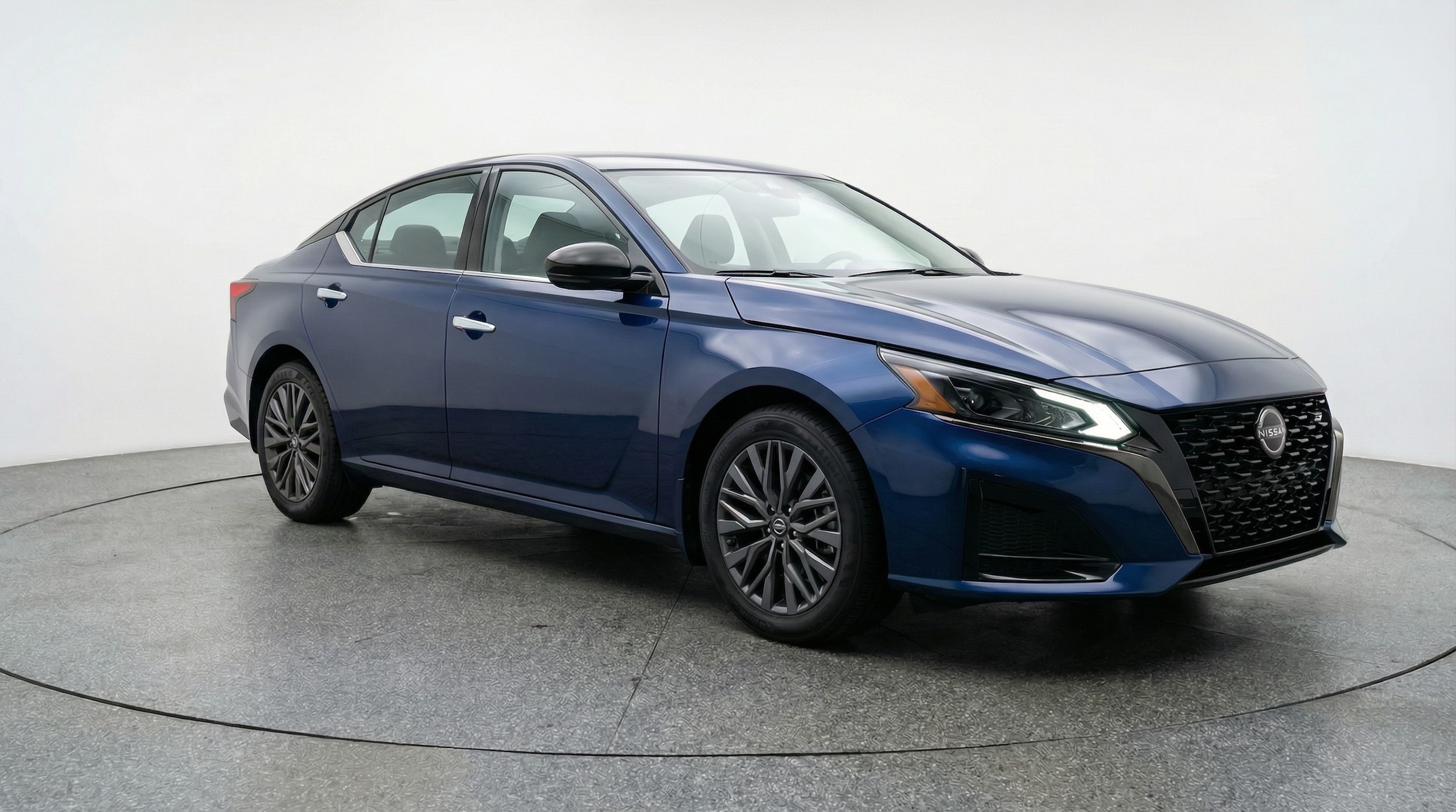 Thumbnail: 2025 Nissan Altima - 1