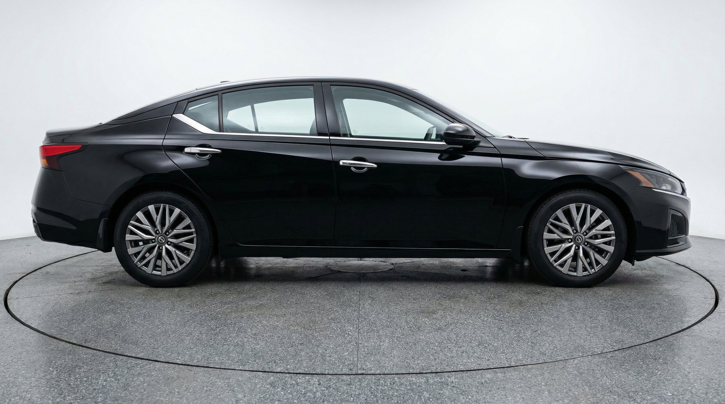 Thumbnail: 2025 Nissan Altima - 10