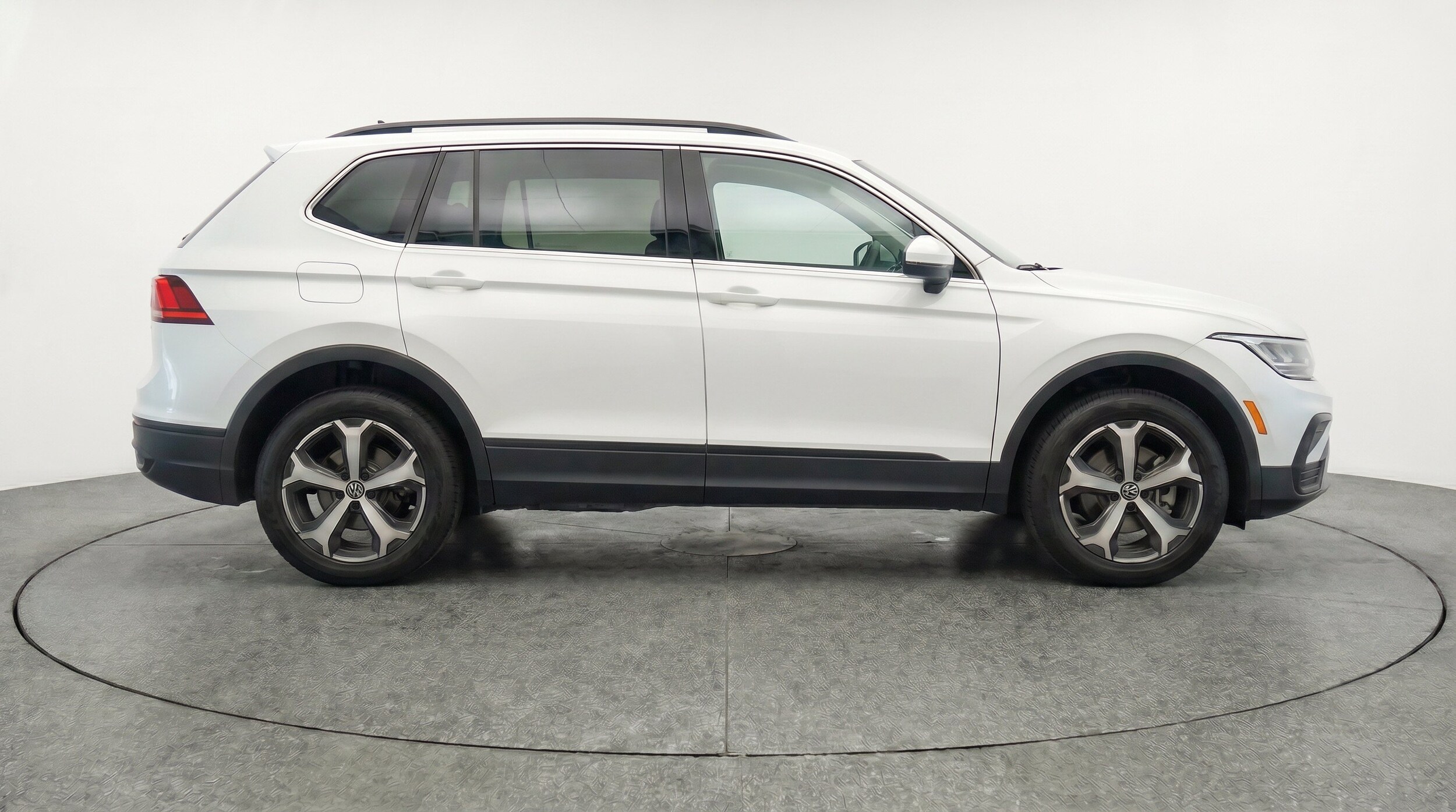 Thumbnail: 2026 Volkswagen Tiguan - 11
