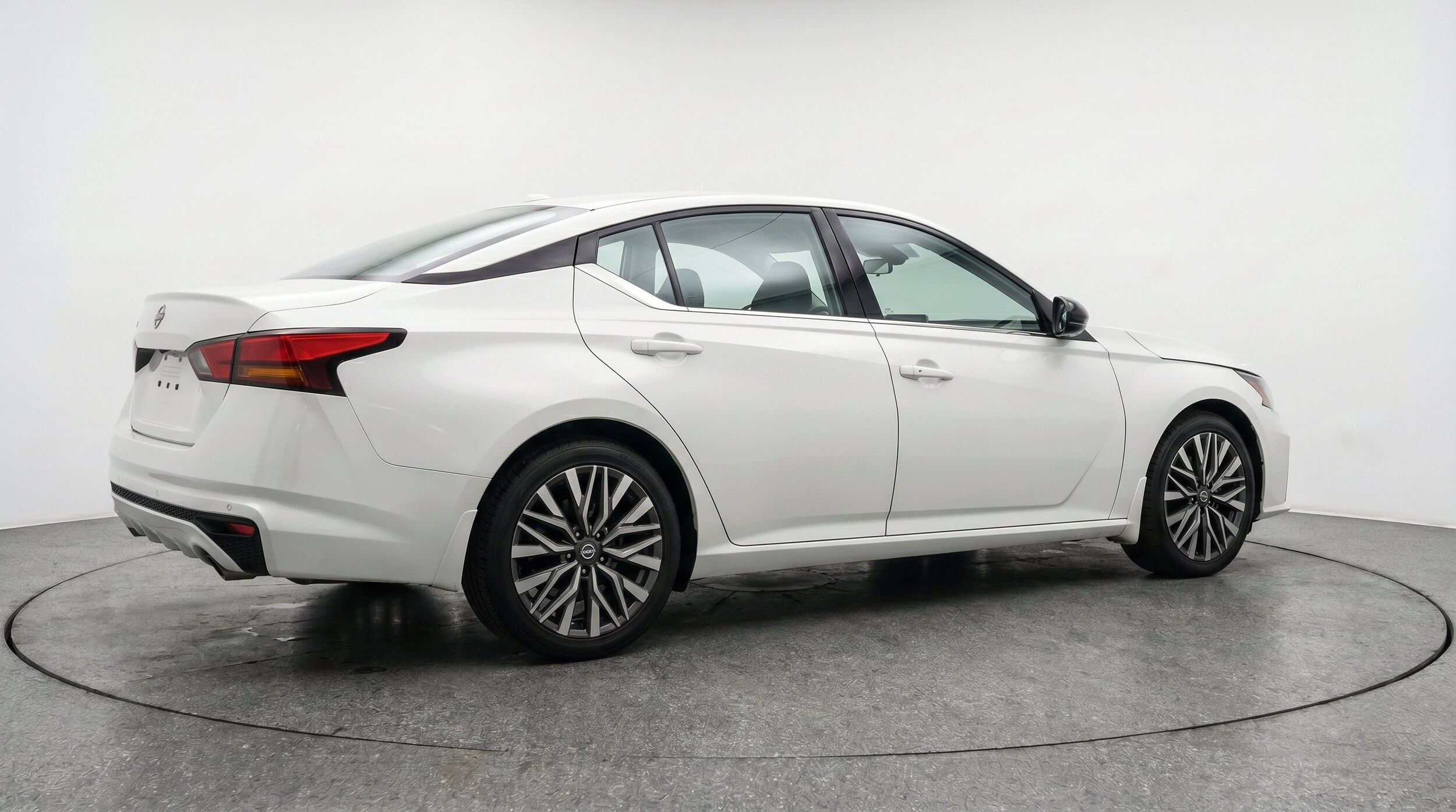 Thumbnail: 2025 Nissan Altima - 9
