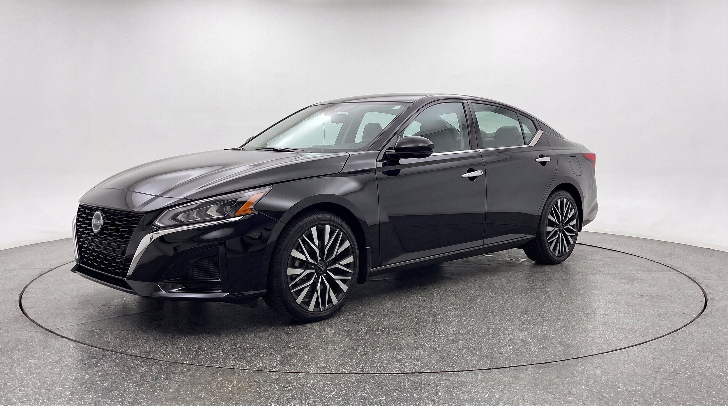 Thumbnail: 2025 Nissan Altima - 3