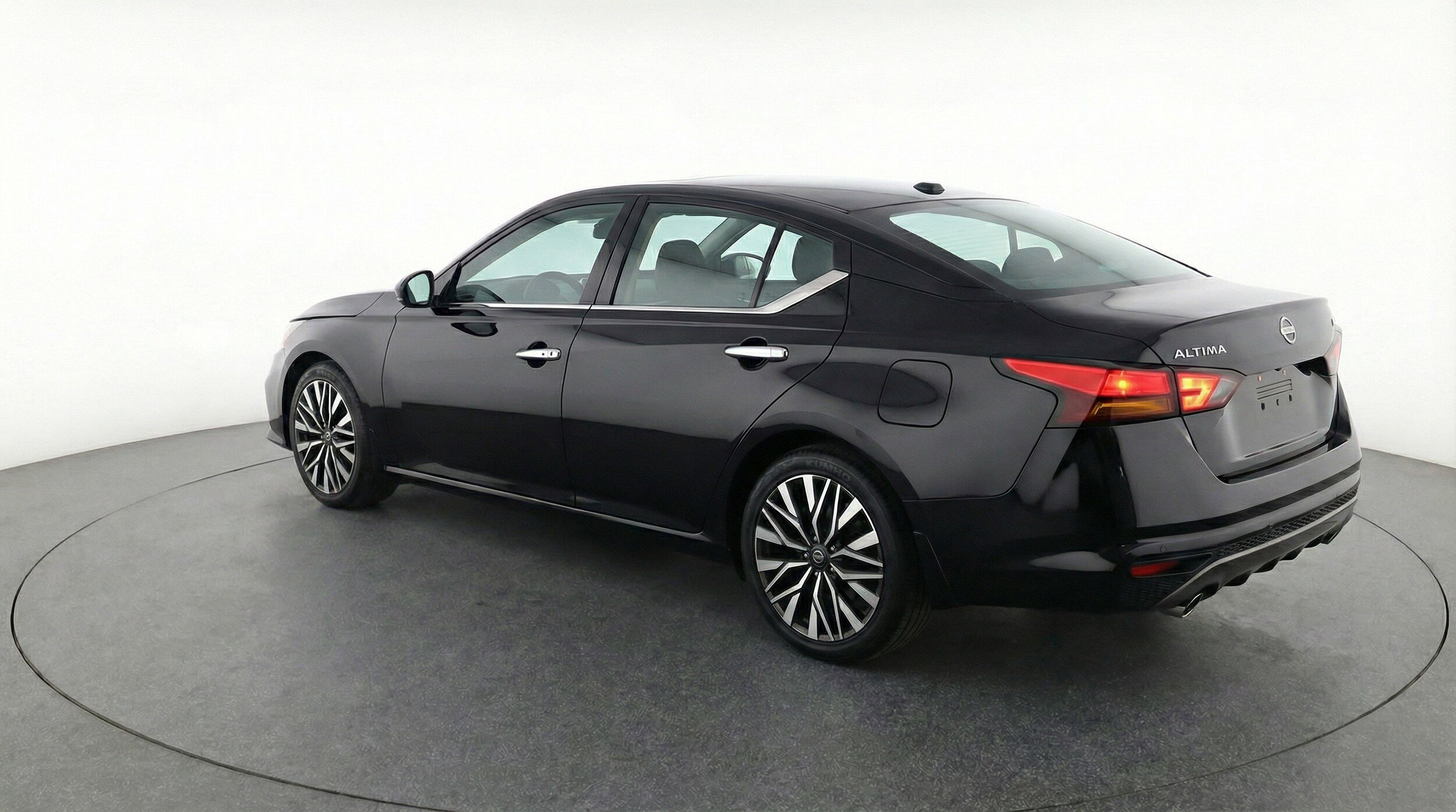 Thumbnail: 2025 Nissan Altima - 6