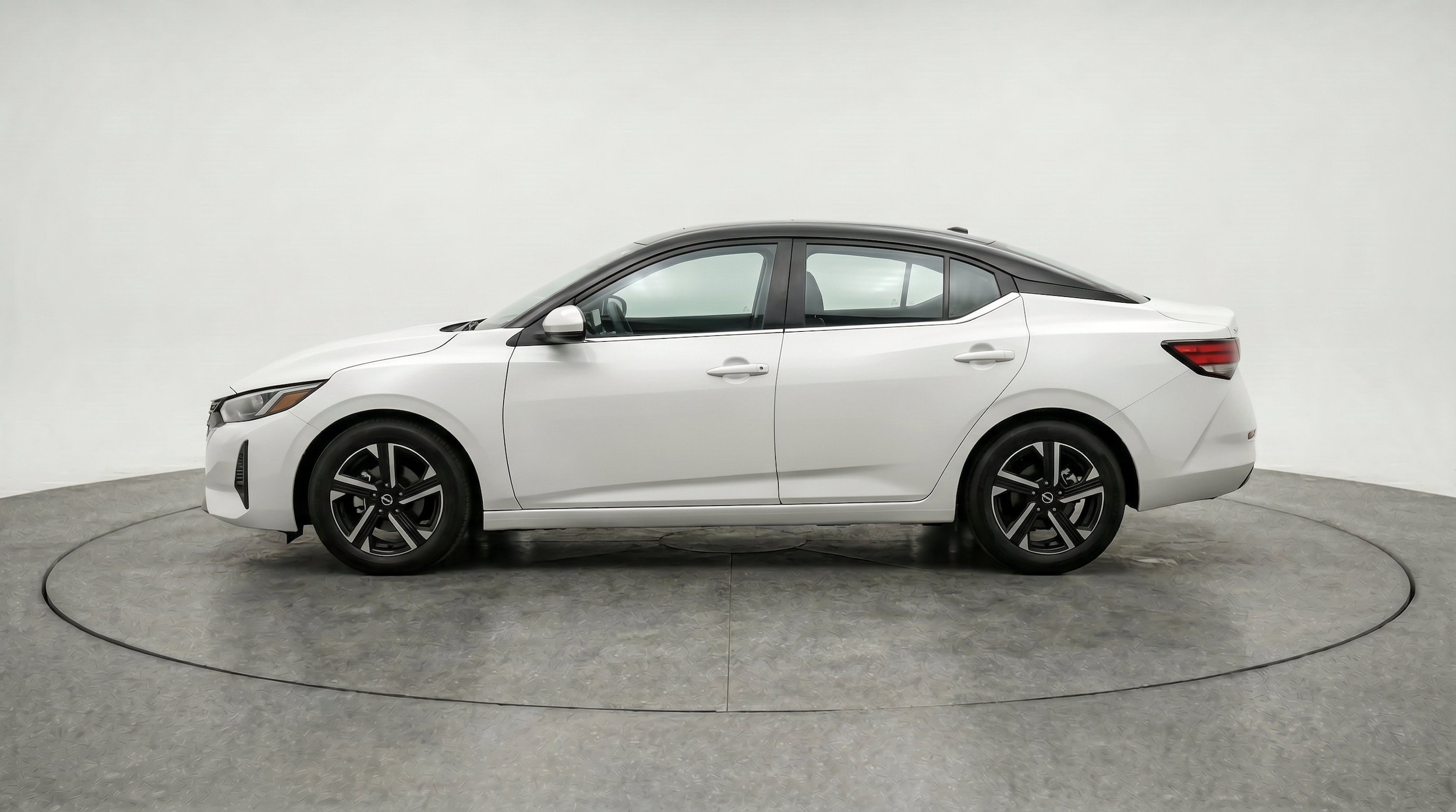 Thumbnail: 2025 Nissan Sentra - 5