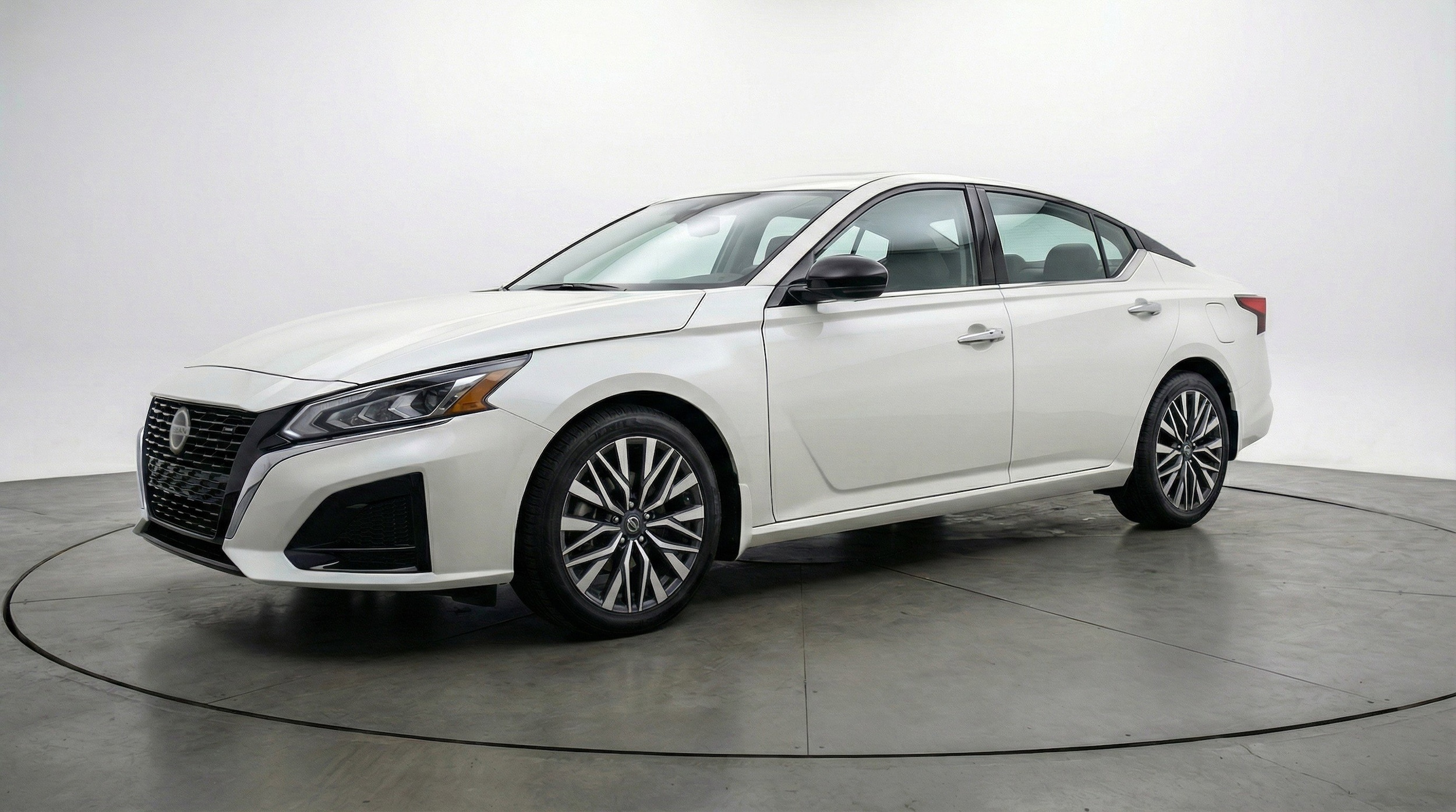 Thumbnail: 2025 Nissan Altima - 3