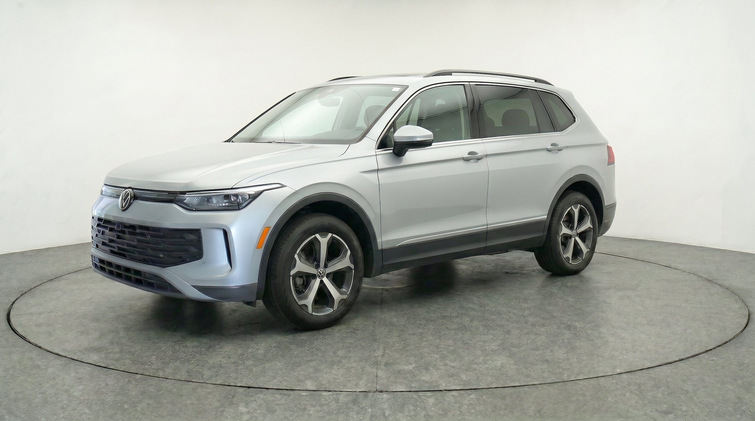 Thumbnail: 2026 Volkswagen Tiguan - 3