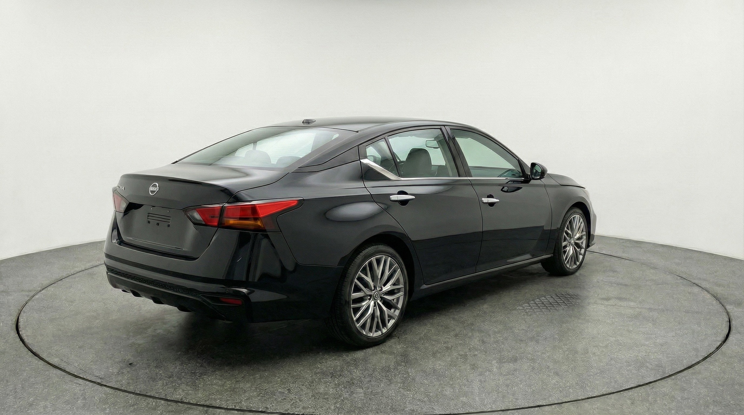 Thumbnail: 2025 Nissan Altima - 9