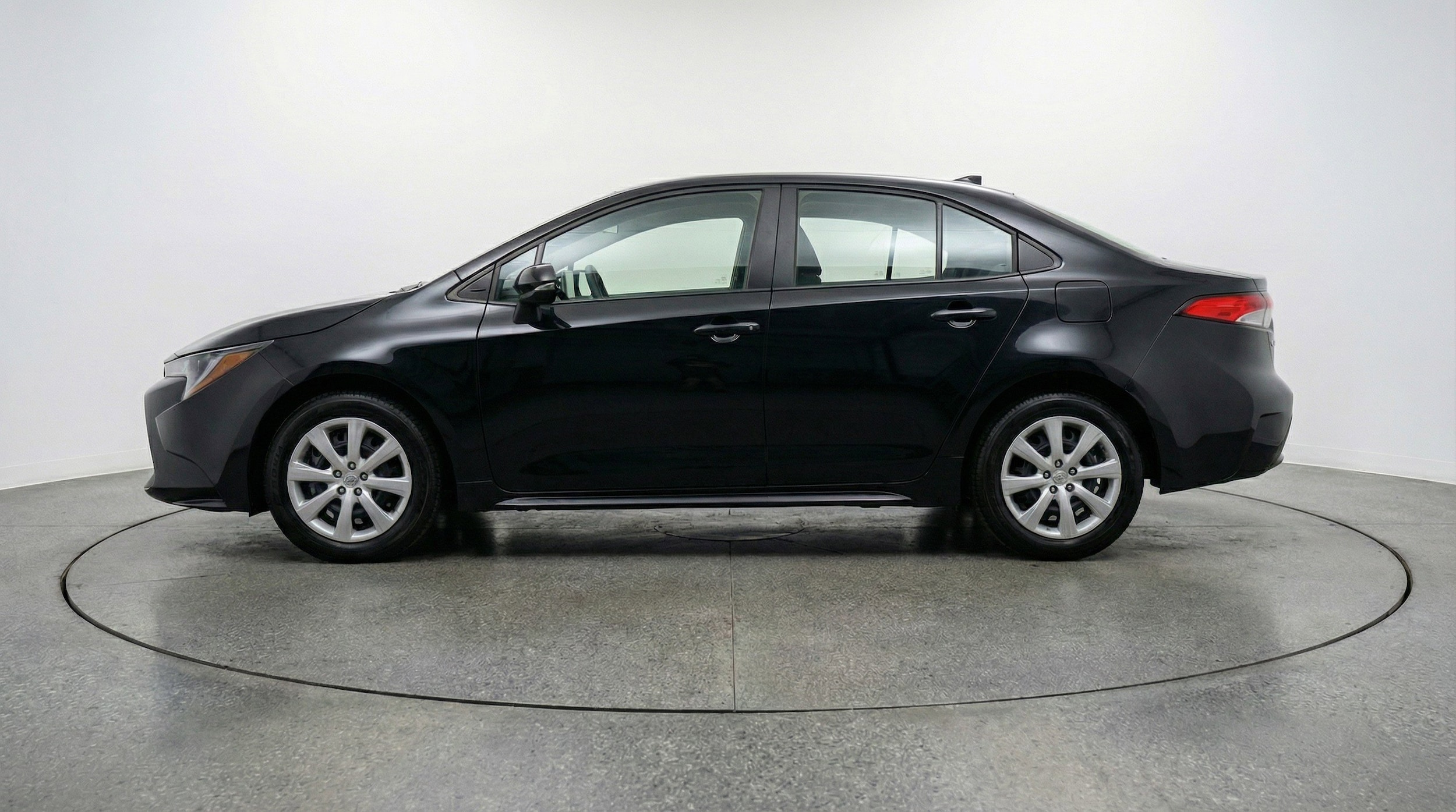 Thumbnail: 2025 Toyota Corolla - 5