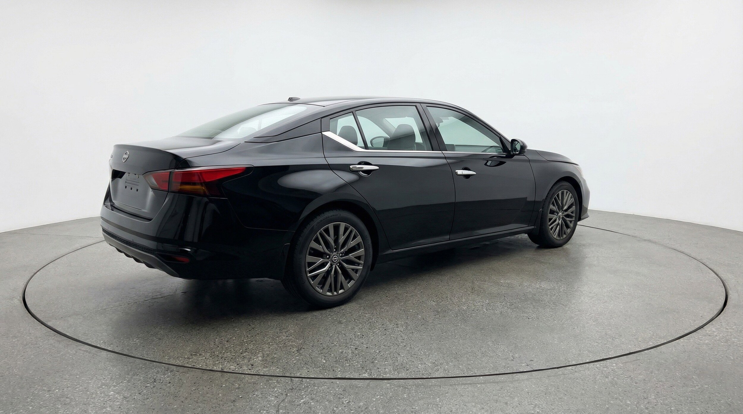Thumbnail: 2025 Nissan Altima - 9