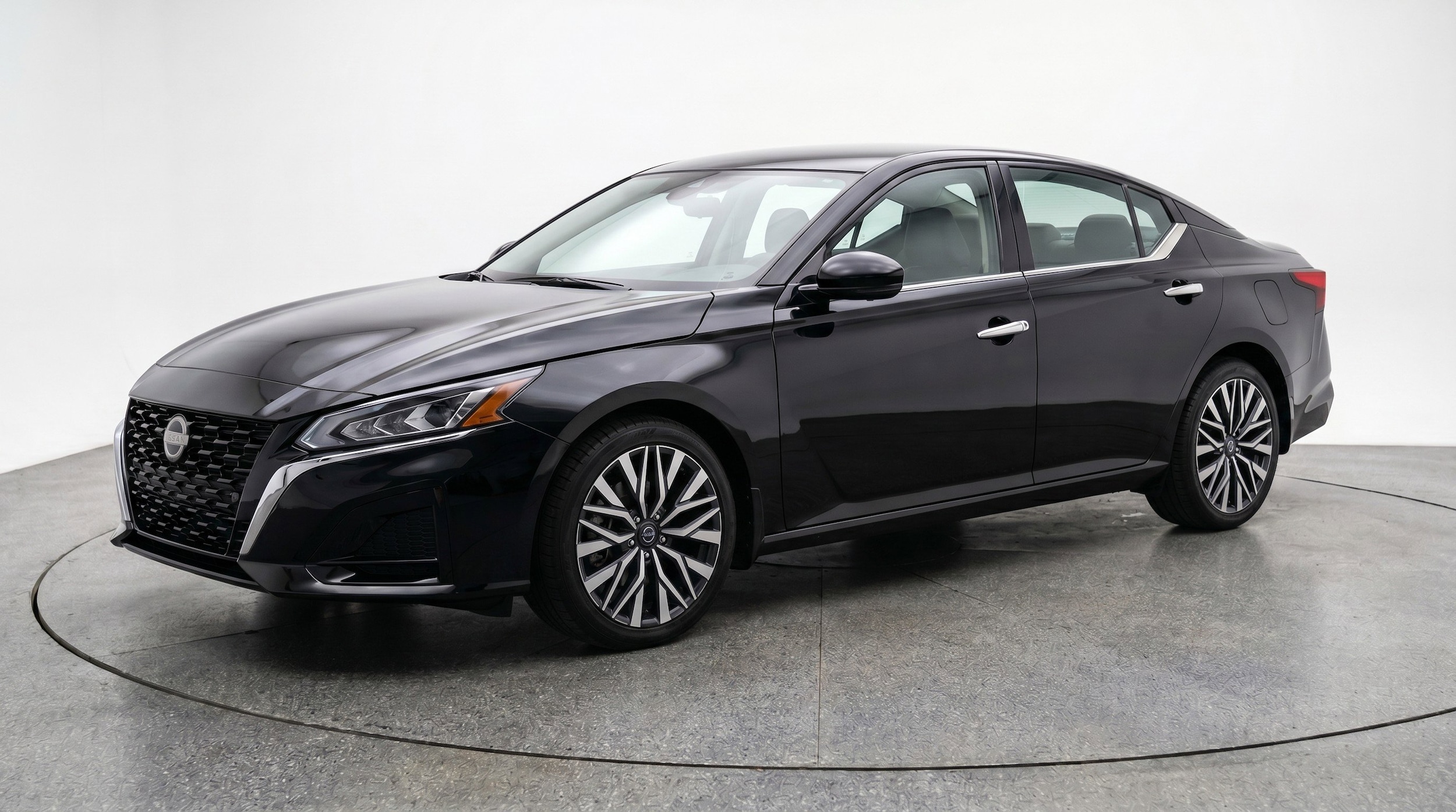 Thumbnail: 2025 Nissan Altima - 3