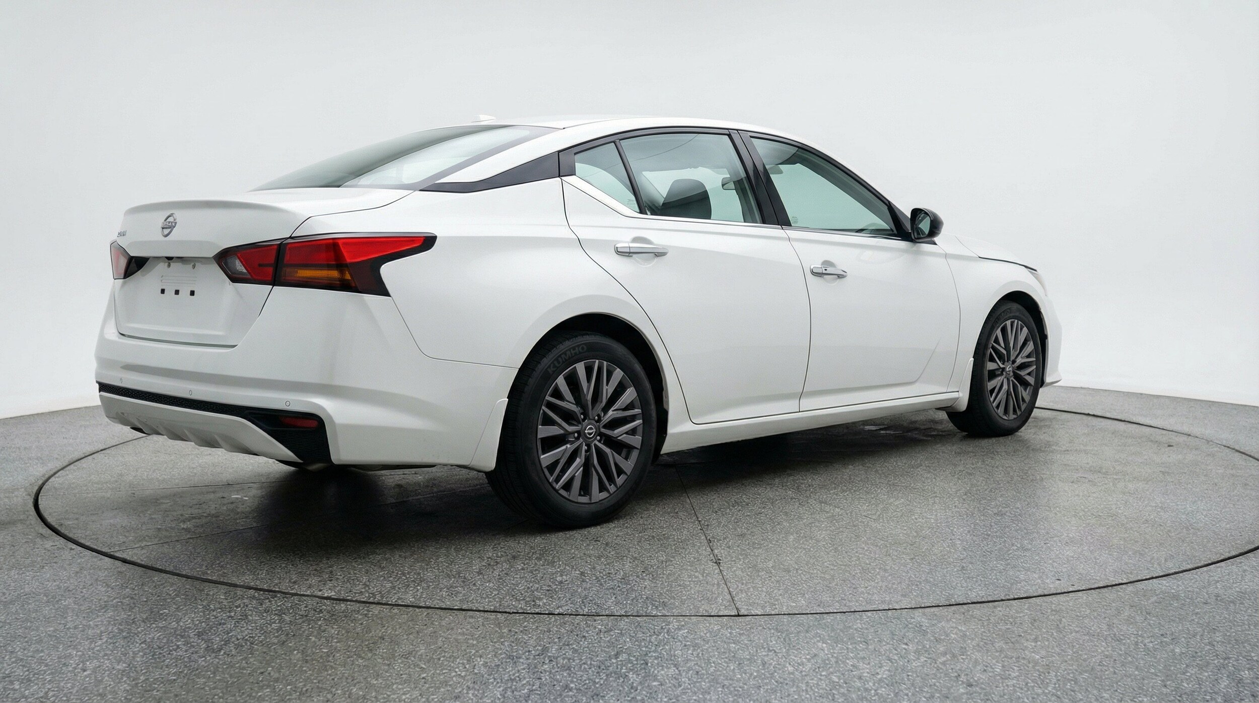 Thumbnail: 2025 Nissan Altima - 9