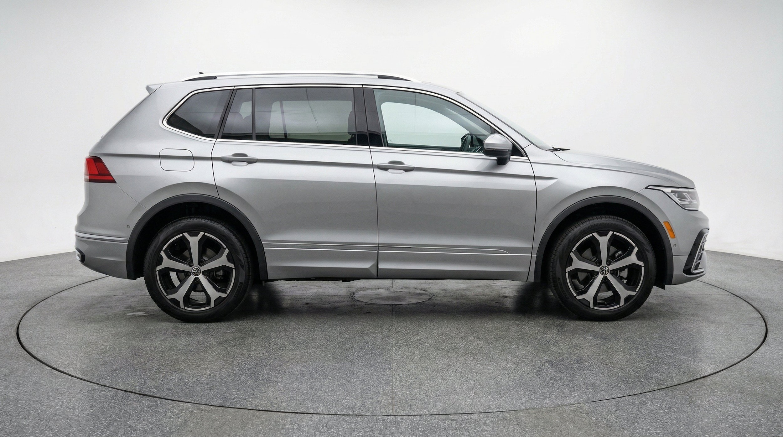 Thumbnail: 2026 Volkswagen Tiguan - 10