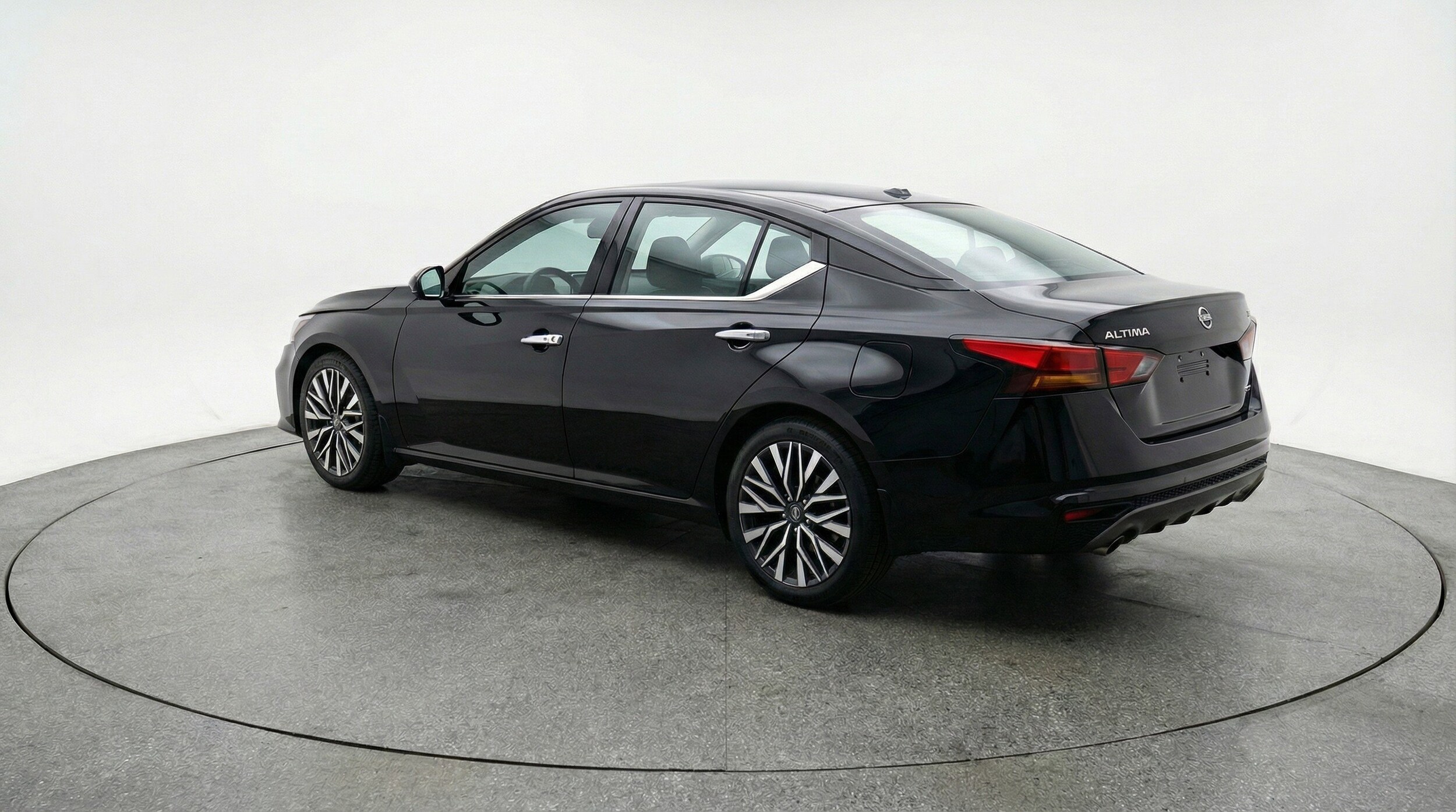 Thumbnail: 2025 Nissan Altima - 6