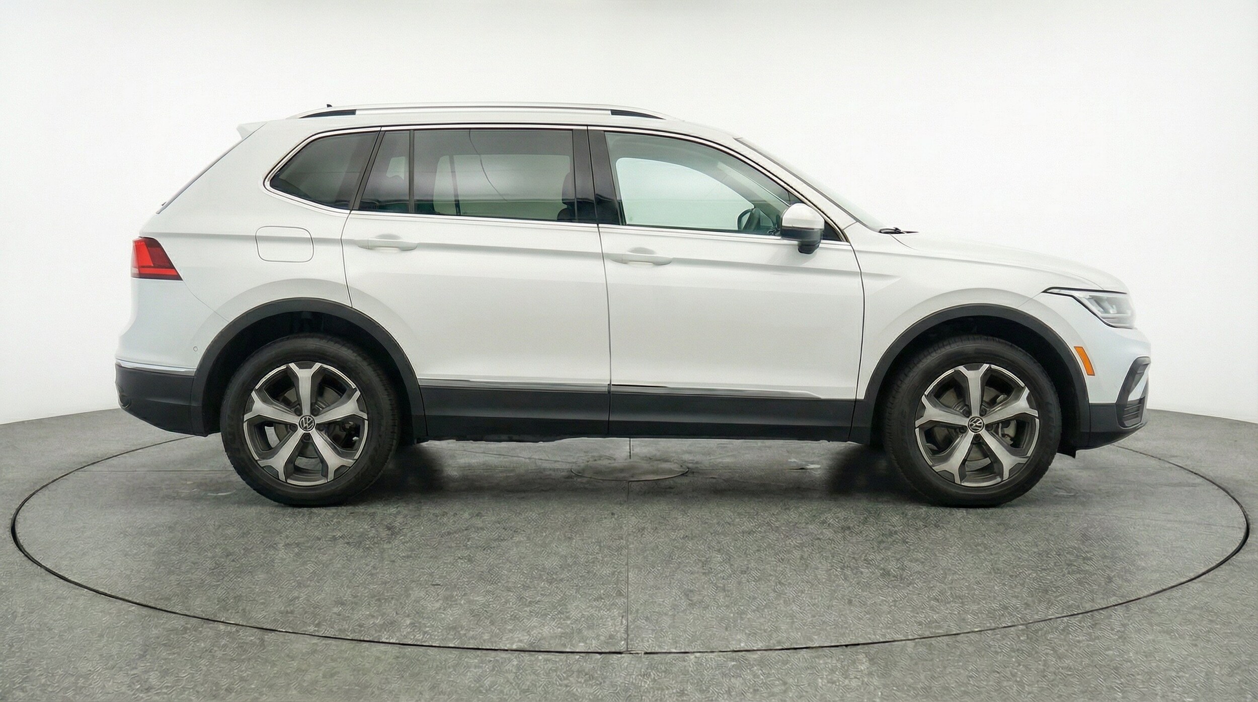 Thumbnail: 2026 Volkswagen Tiguan - 10