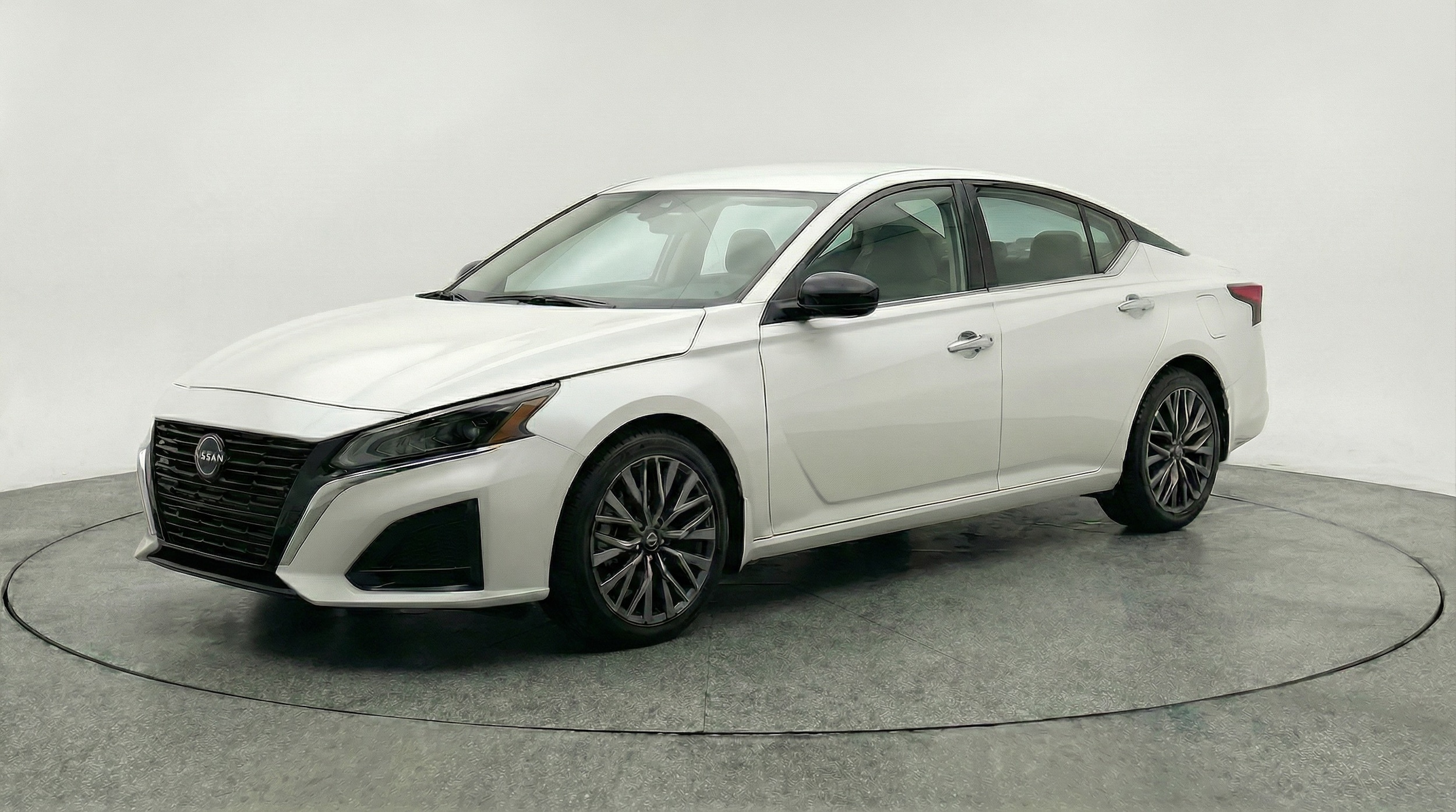 Thumbnail: 2025 Nissan Altima - 3