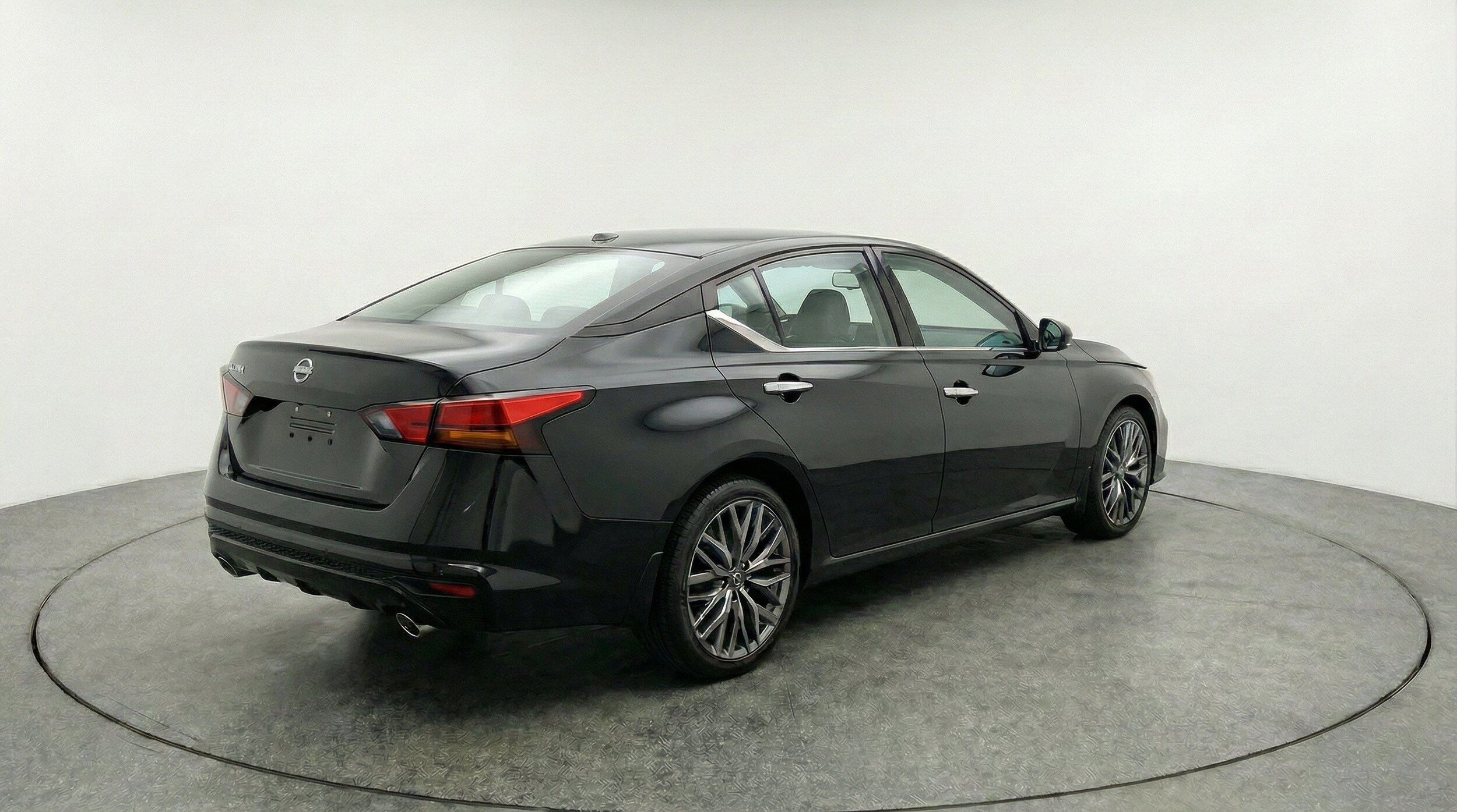 Thumbnail: 2025 Nissan Altima - 9