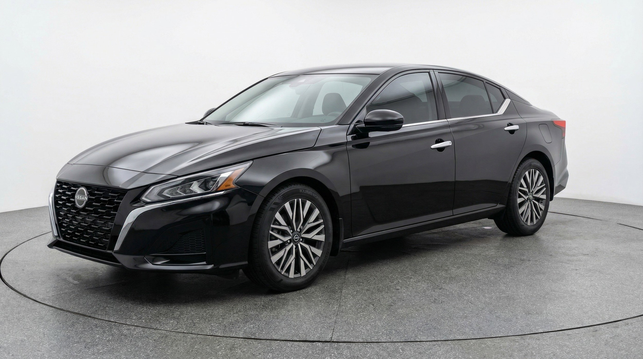 Thumbnail: 2025 Nissan Altima - 3