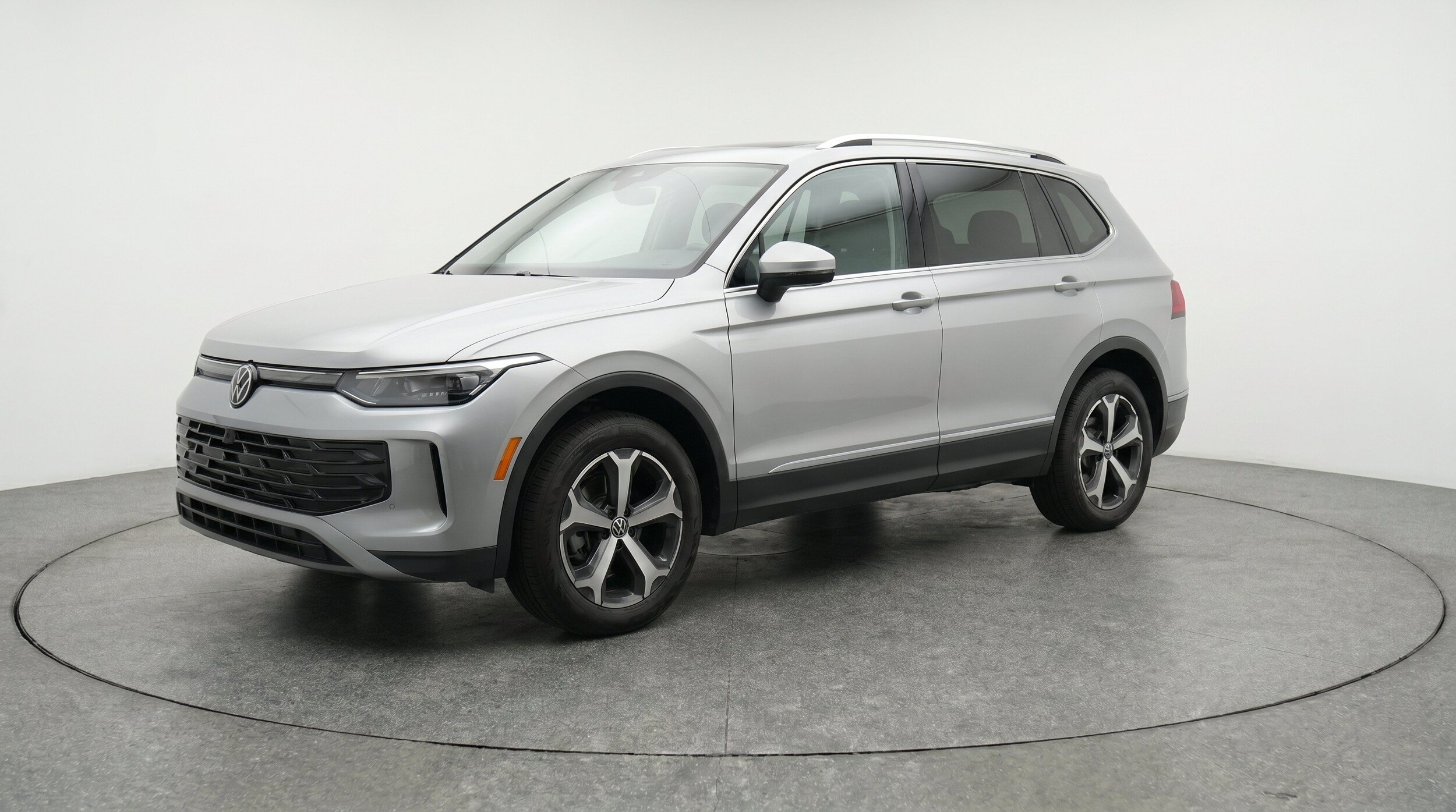 Thumbnail: 2026 Volkswagen Tiguan - 3