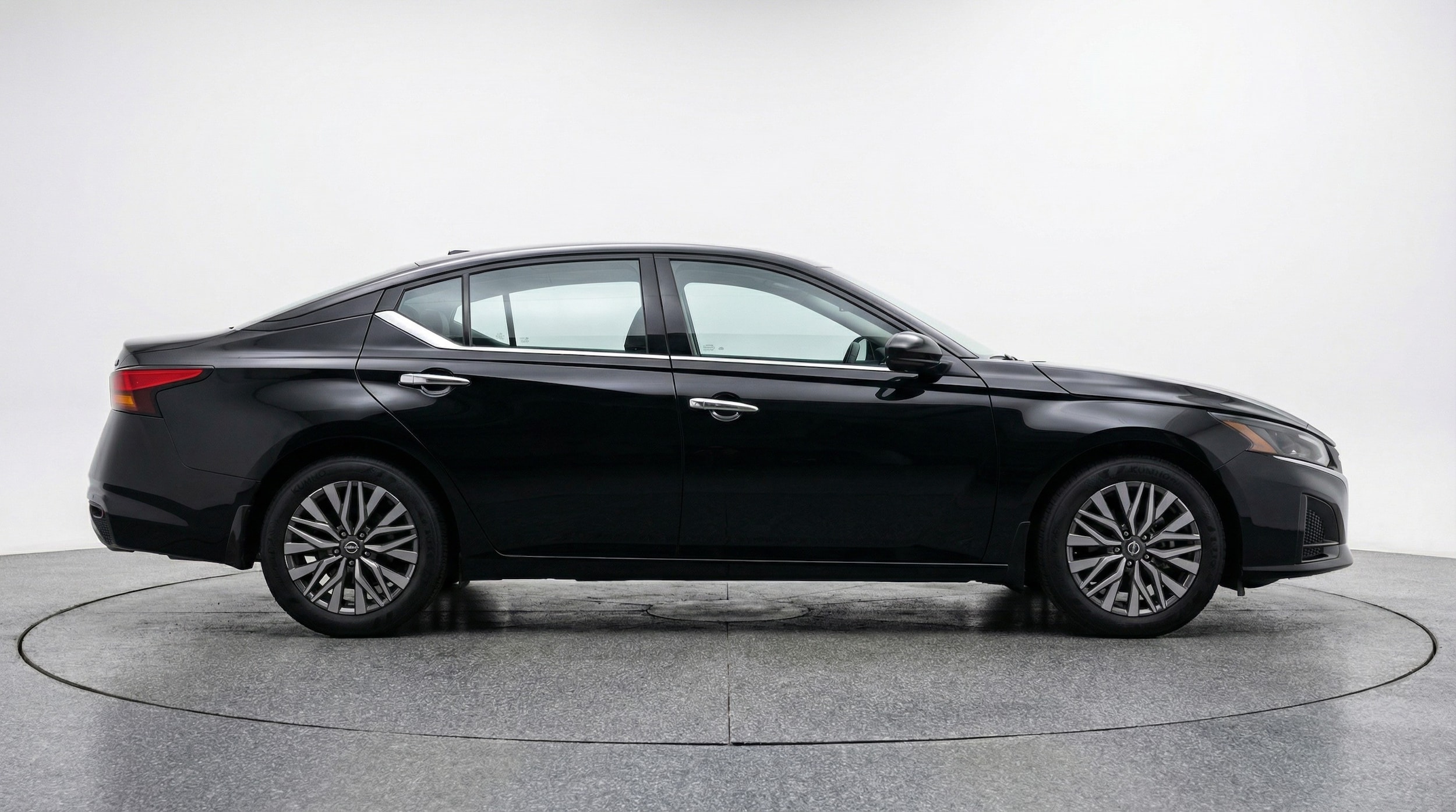 Thumbnail: 2025 Nissan Altima - 8