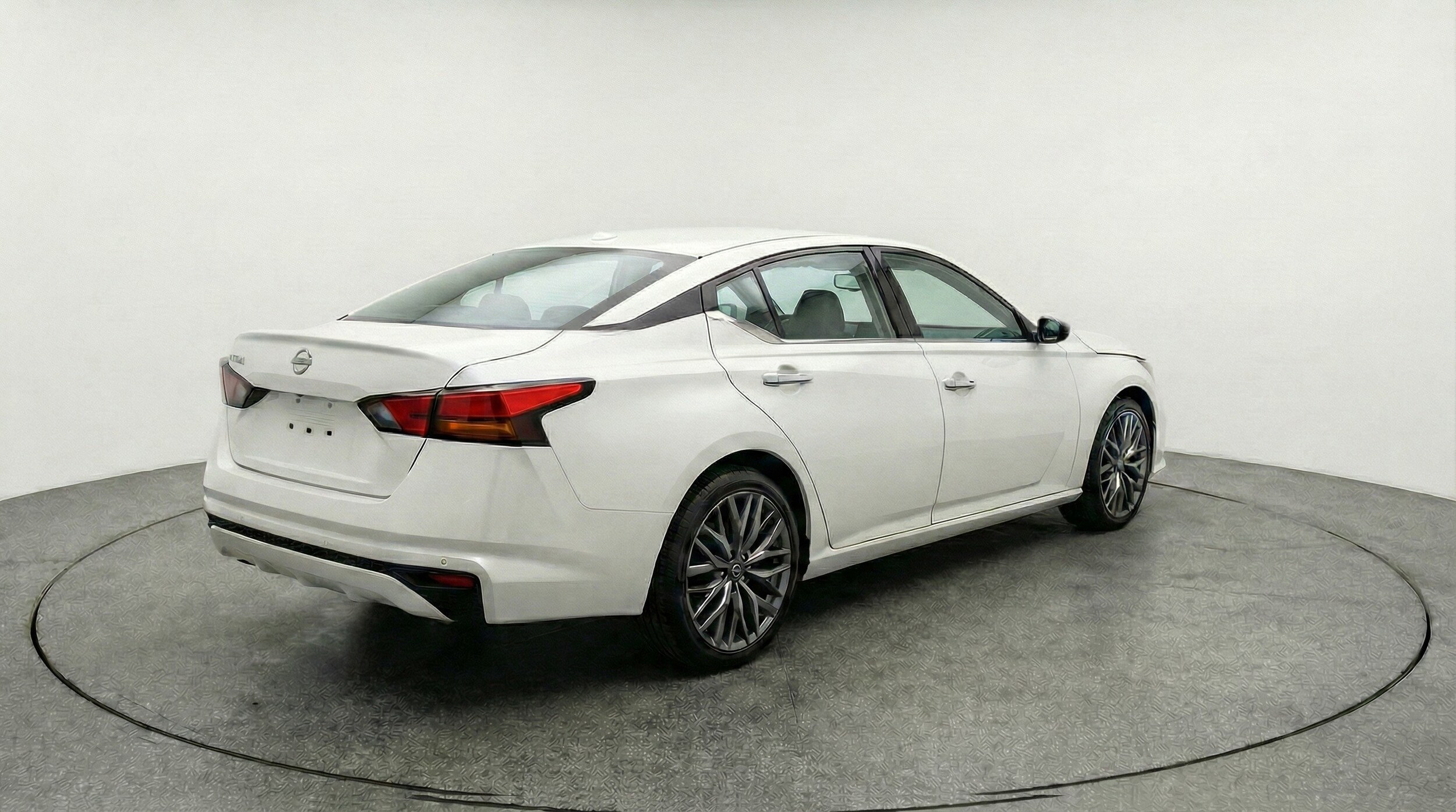 Thumbnail: 2025 Nissan Altima - 9