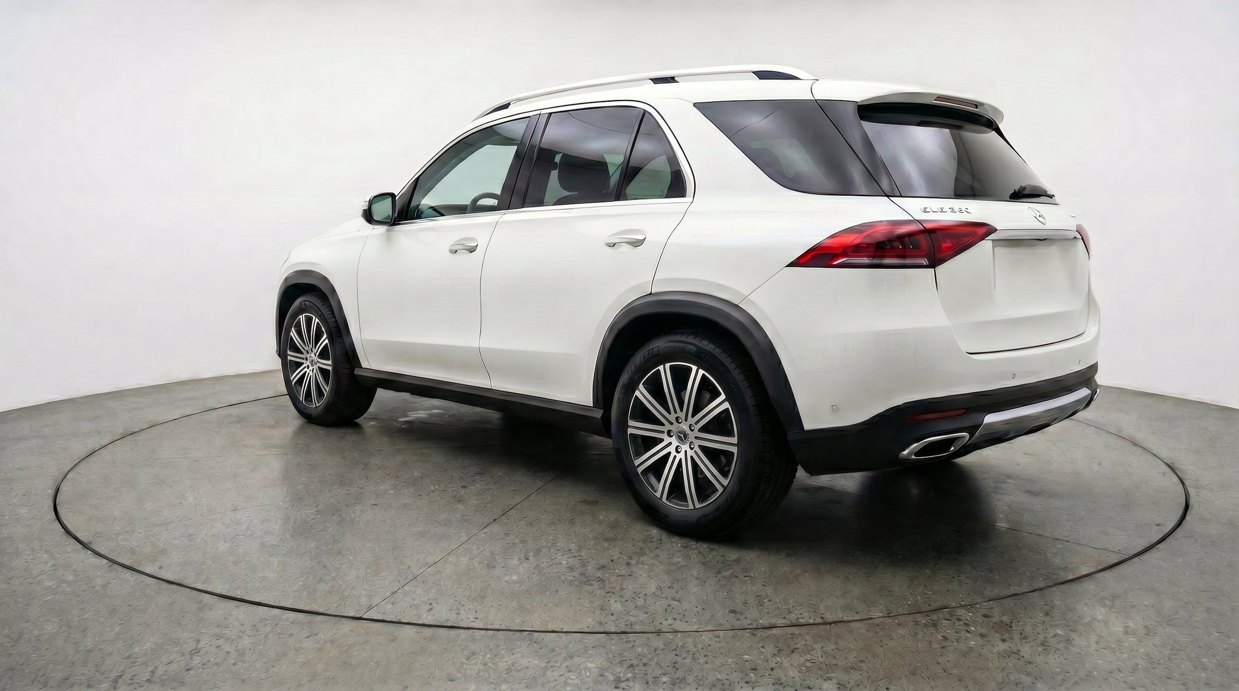 Thumbnail: 2026 Mercedes-Benz GLE - 6