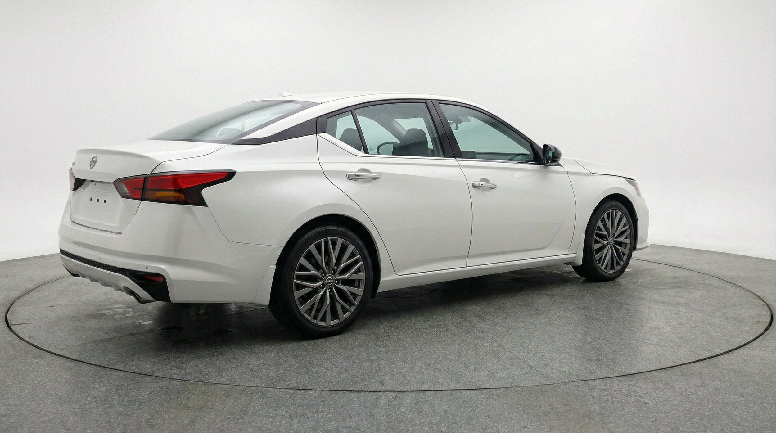 Thumbnail: 2025 Nissan Altima - 9