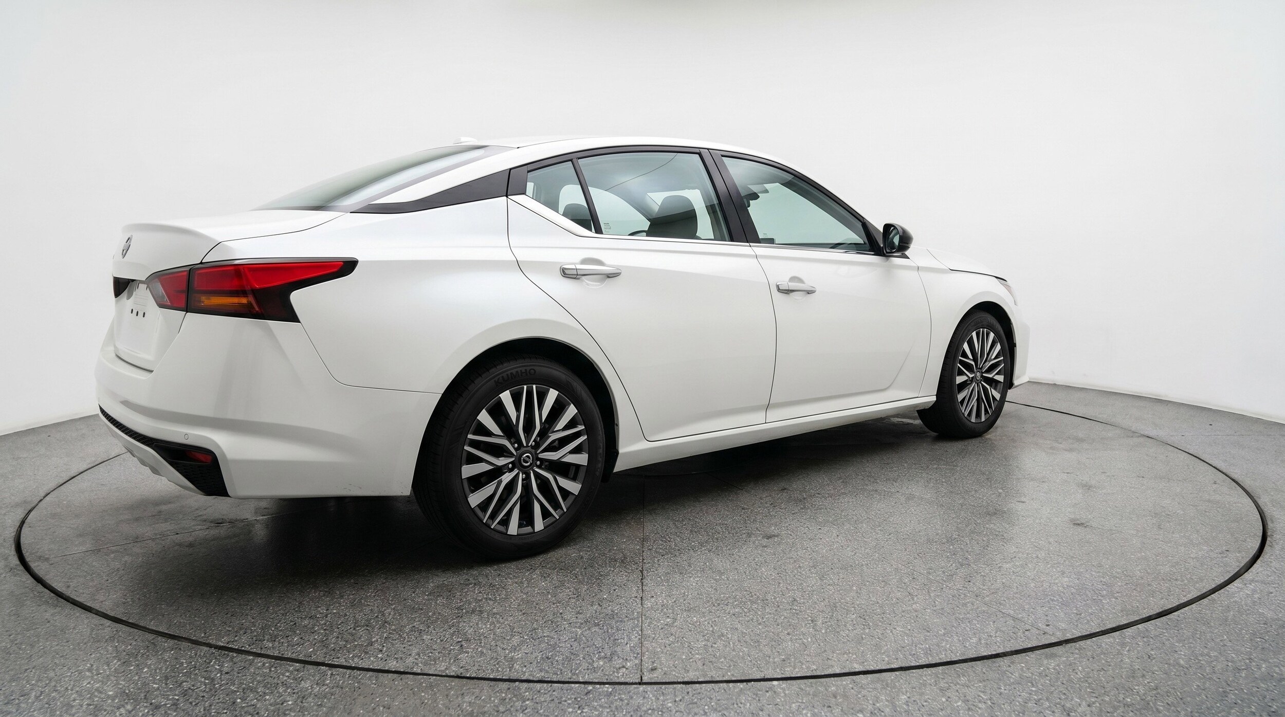 Thumbnail: 2025 Nissan Altima - 9