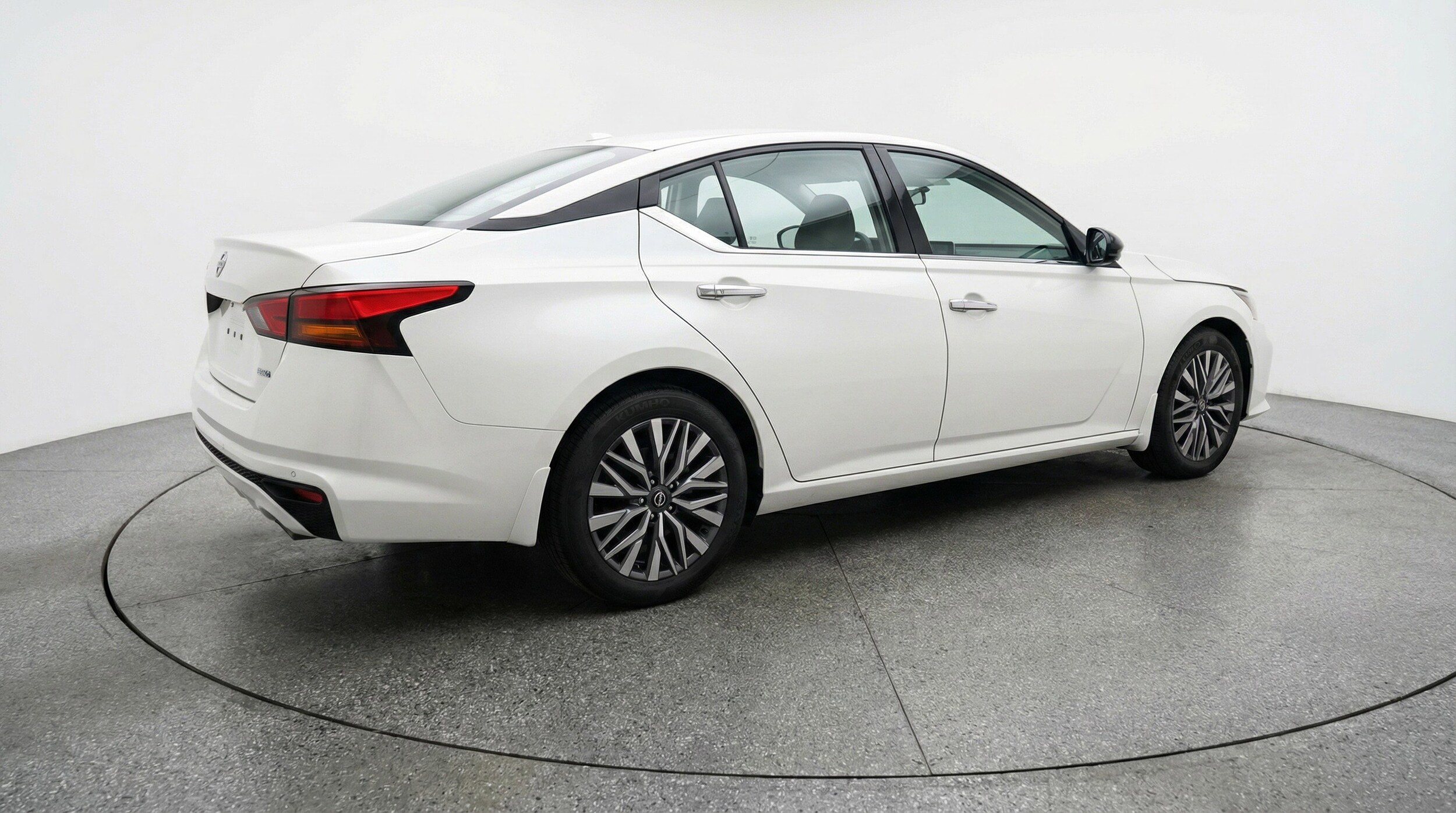 Thumbnail: 2025 Nissan Altima - 9