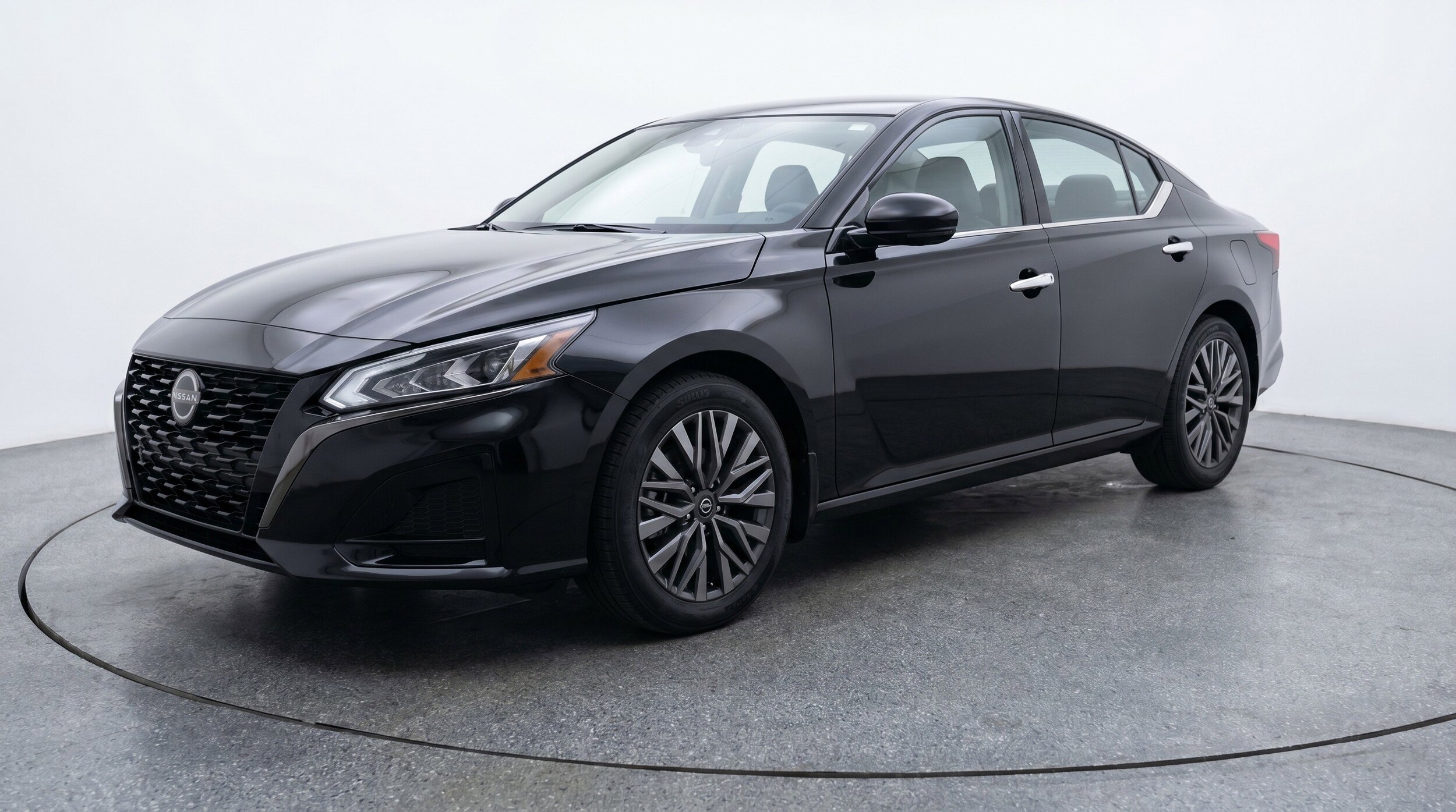 Thumbnail: 2025 Nissan Altima - 3