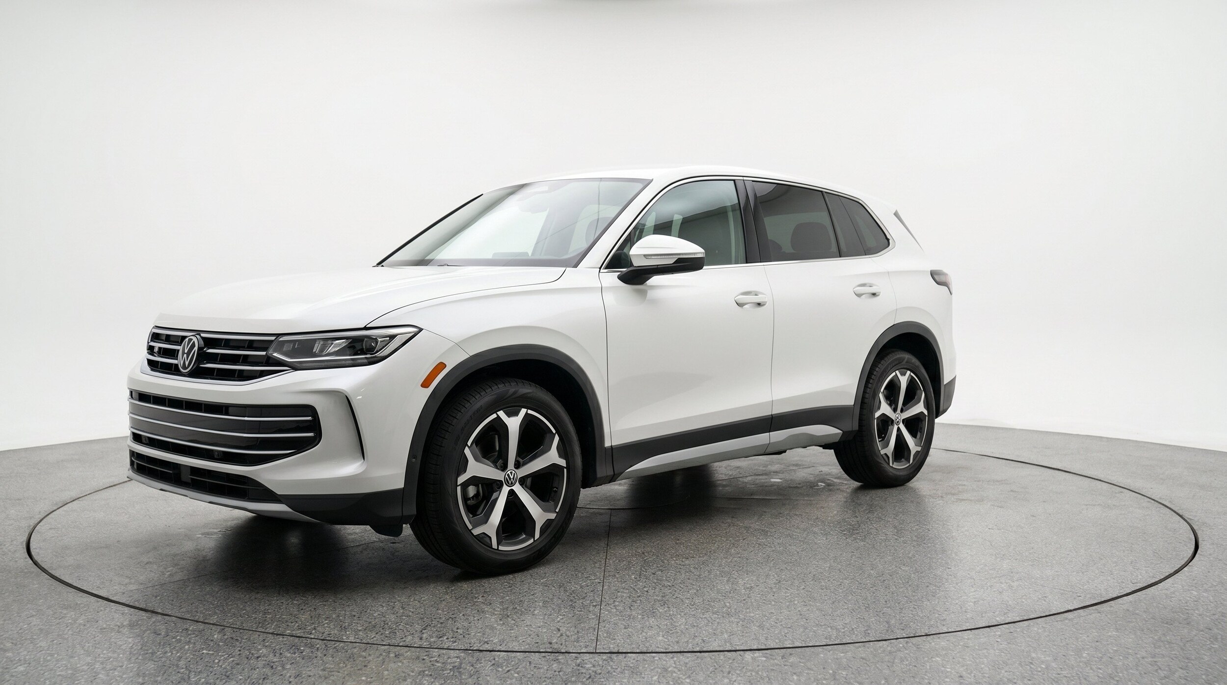 Thumbnail: 2026 Volkswagen Tiguan - 3