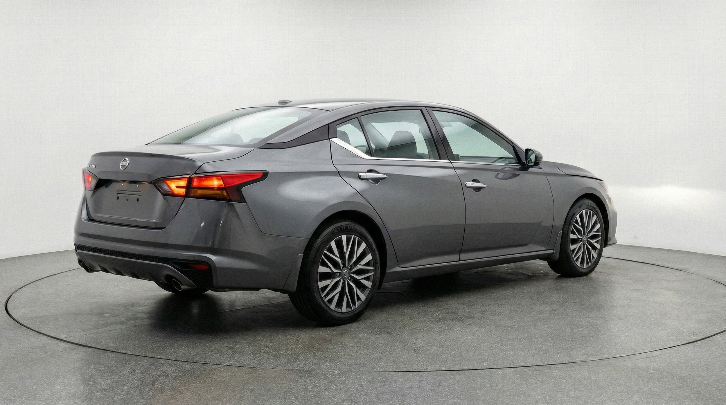 Thumbnail: 2025 Nissan Altima - 9