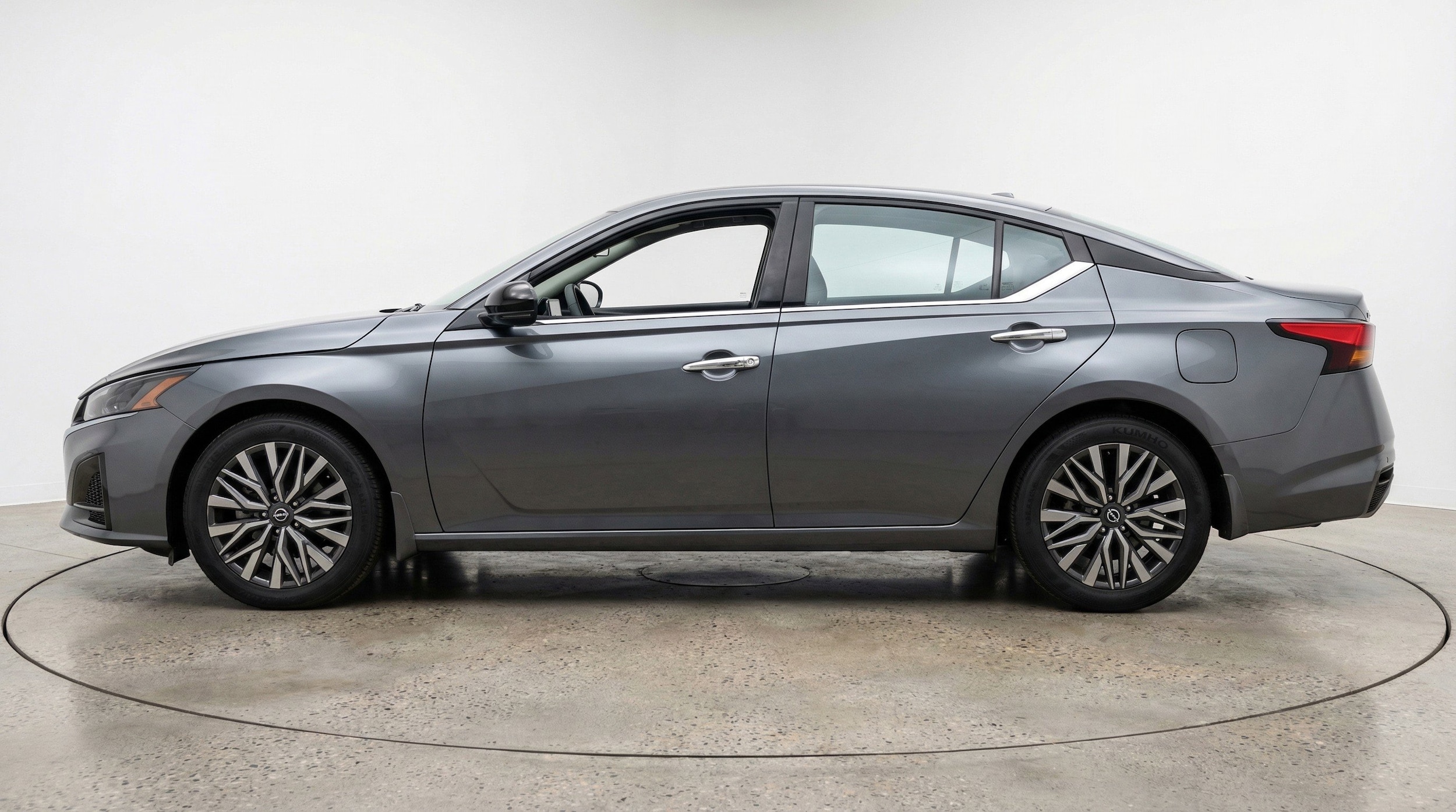 Thumbnail: 2025 Nissan Altima - 5