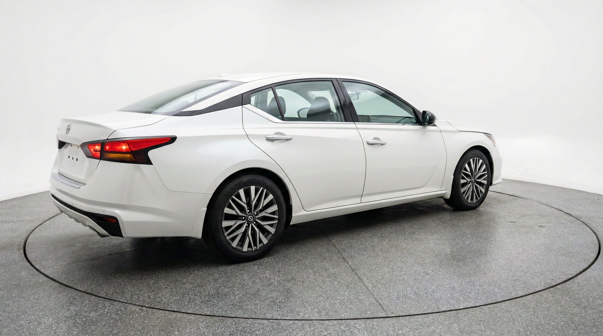 Thumbnail: 2025 Nissan Altima - 9