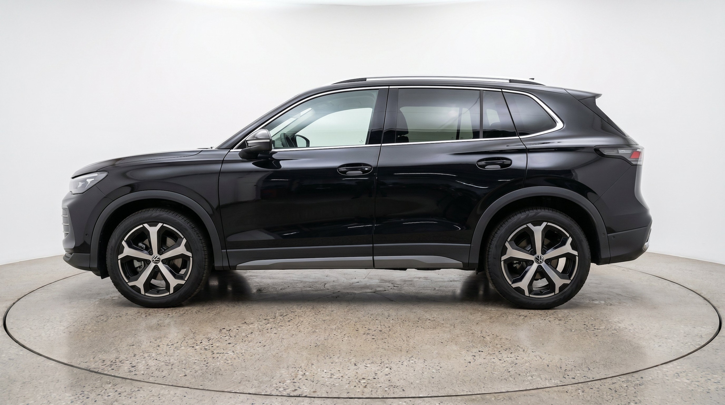 Thumbnail: 2026 Volkswagen Tiguan - 5