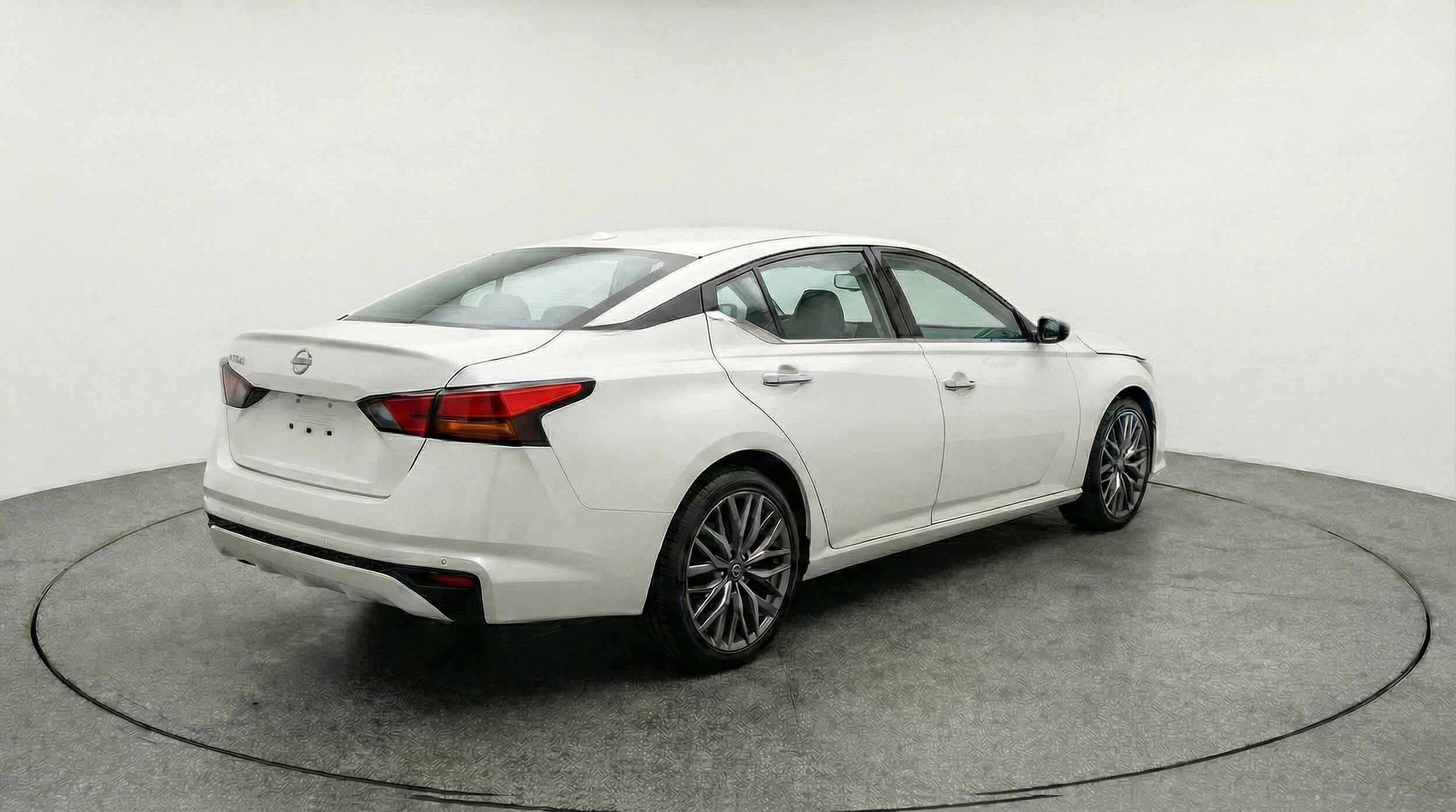 Thumbnail: 2025 Nissan Altima - 9