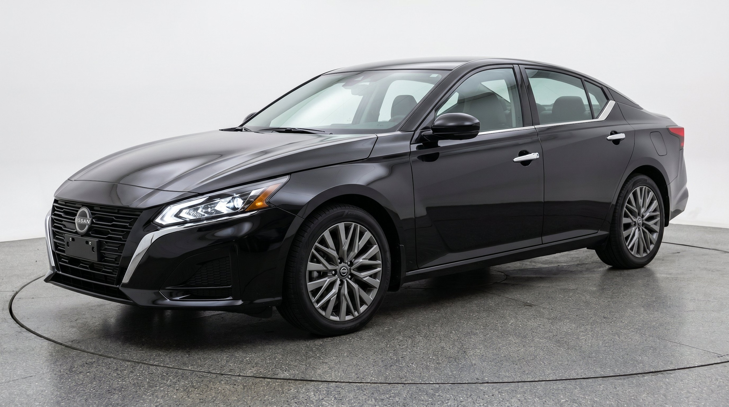 Thumbnail: 2025 Nissan Altima - 3