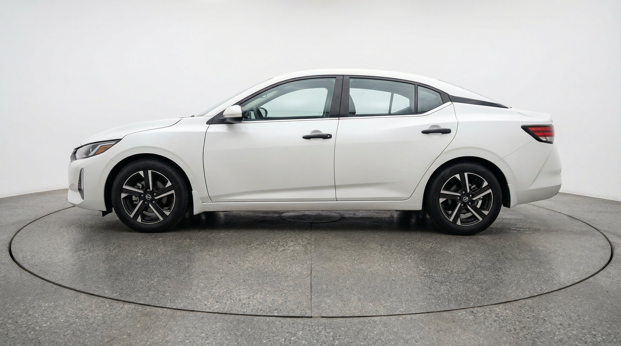 Thumbnail: 2025 Nissan Sentra - 5