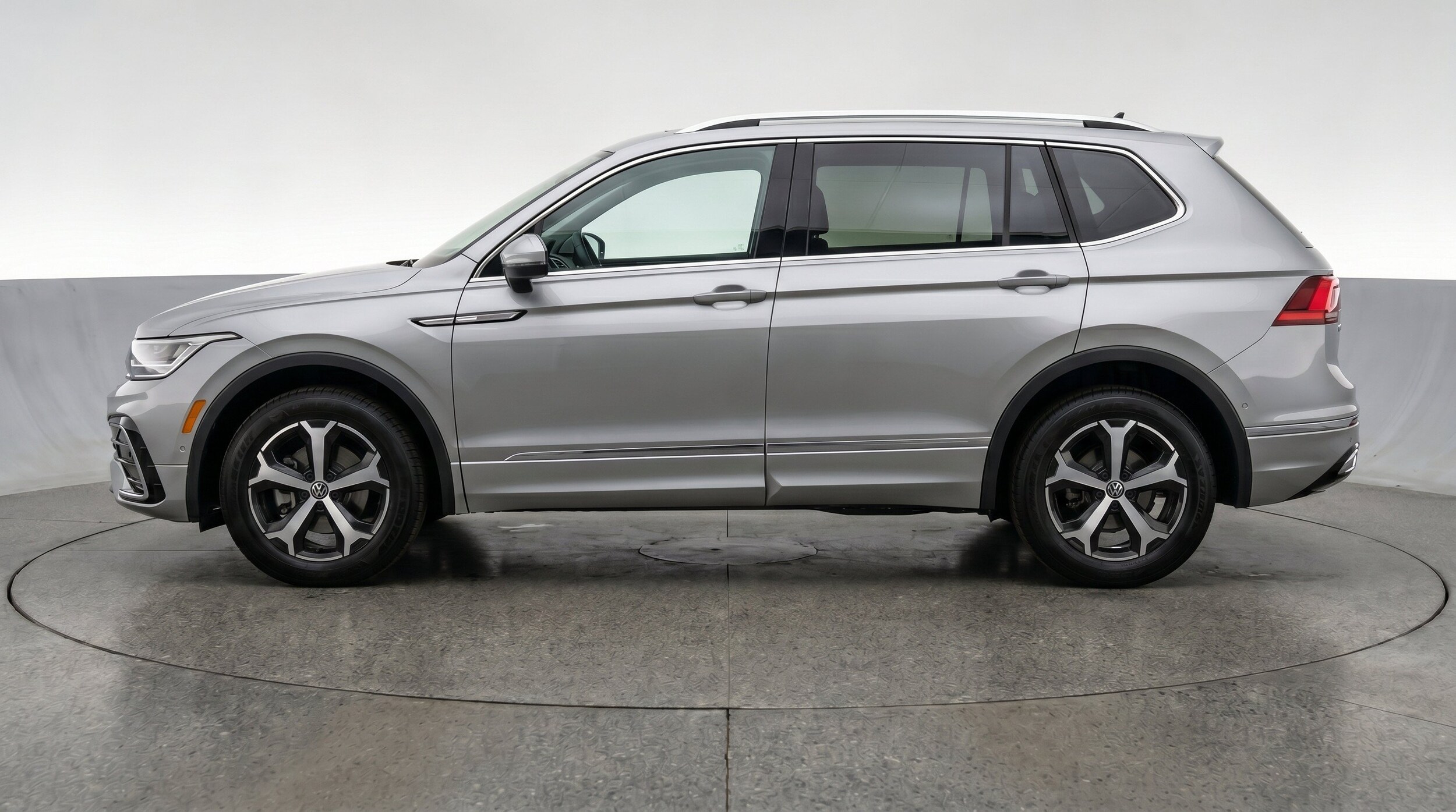 Thumbnail: 2026 Volkswagen Tiguan - 5