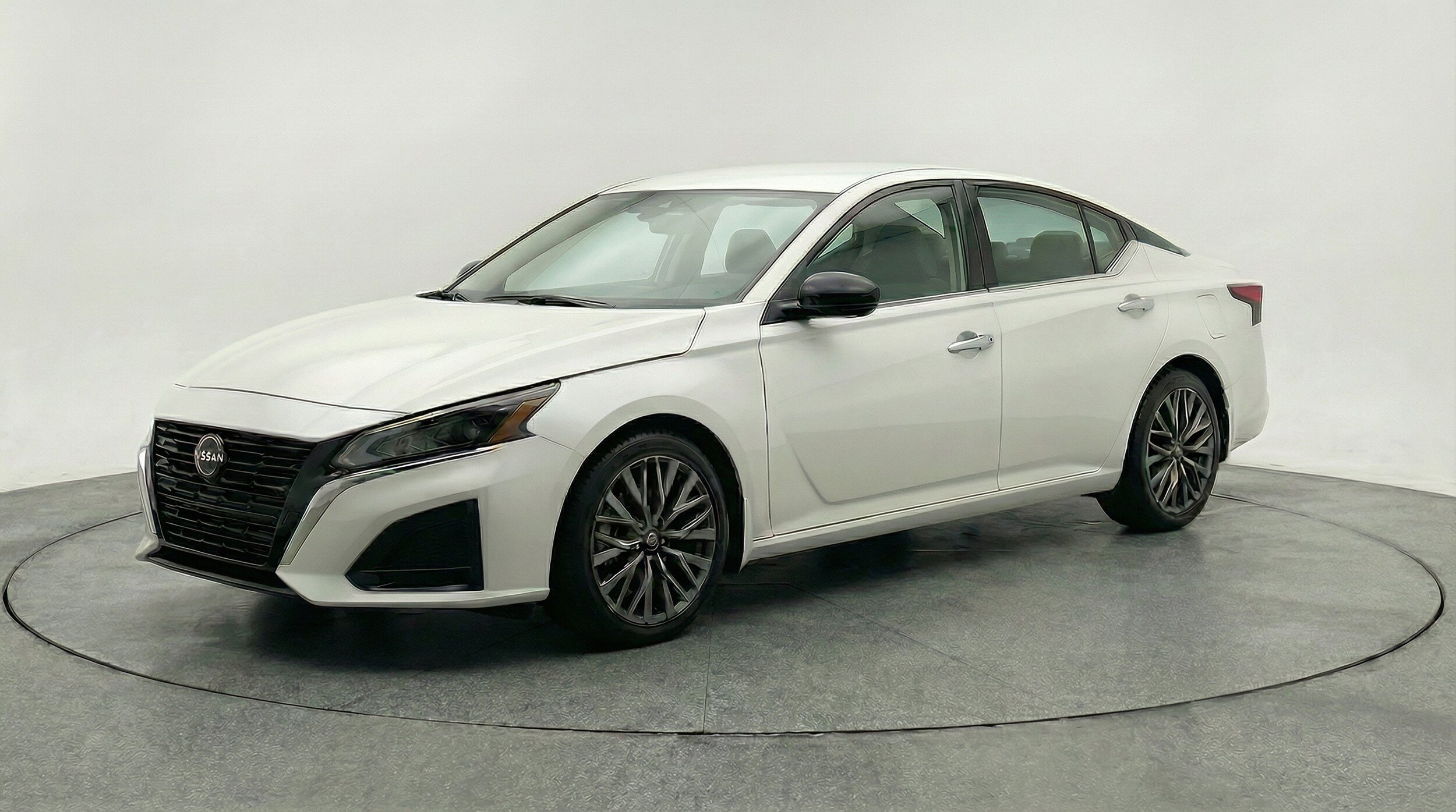 Thumbnail: 2025 Nissan Altima - 3