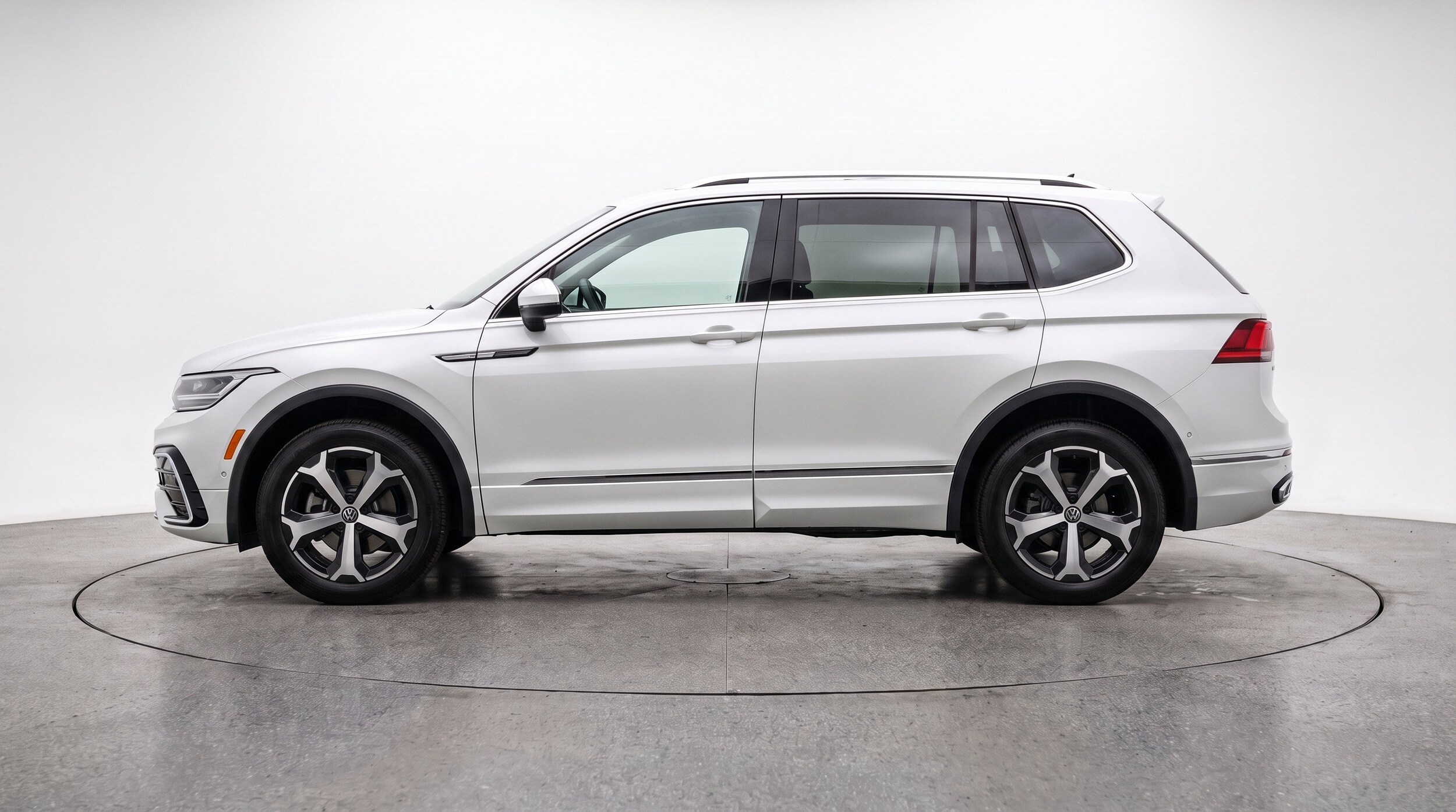 Thumbnail: 2026 Volkswagen Tiguan - 5