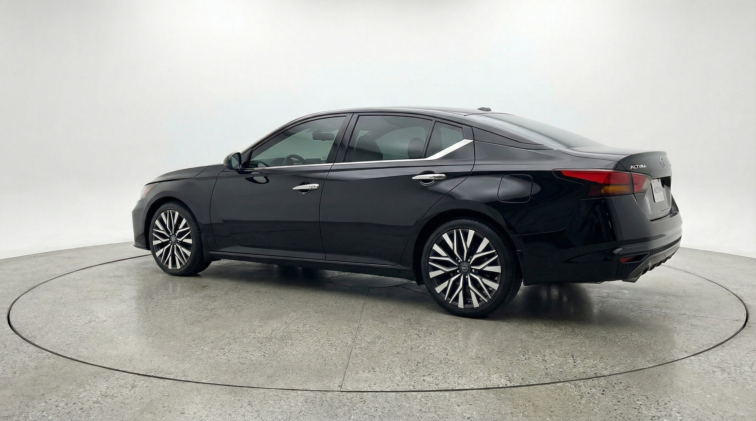 Thumbnail: 2025 Nissan Altima - 5