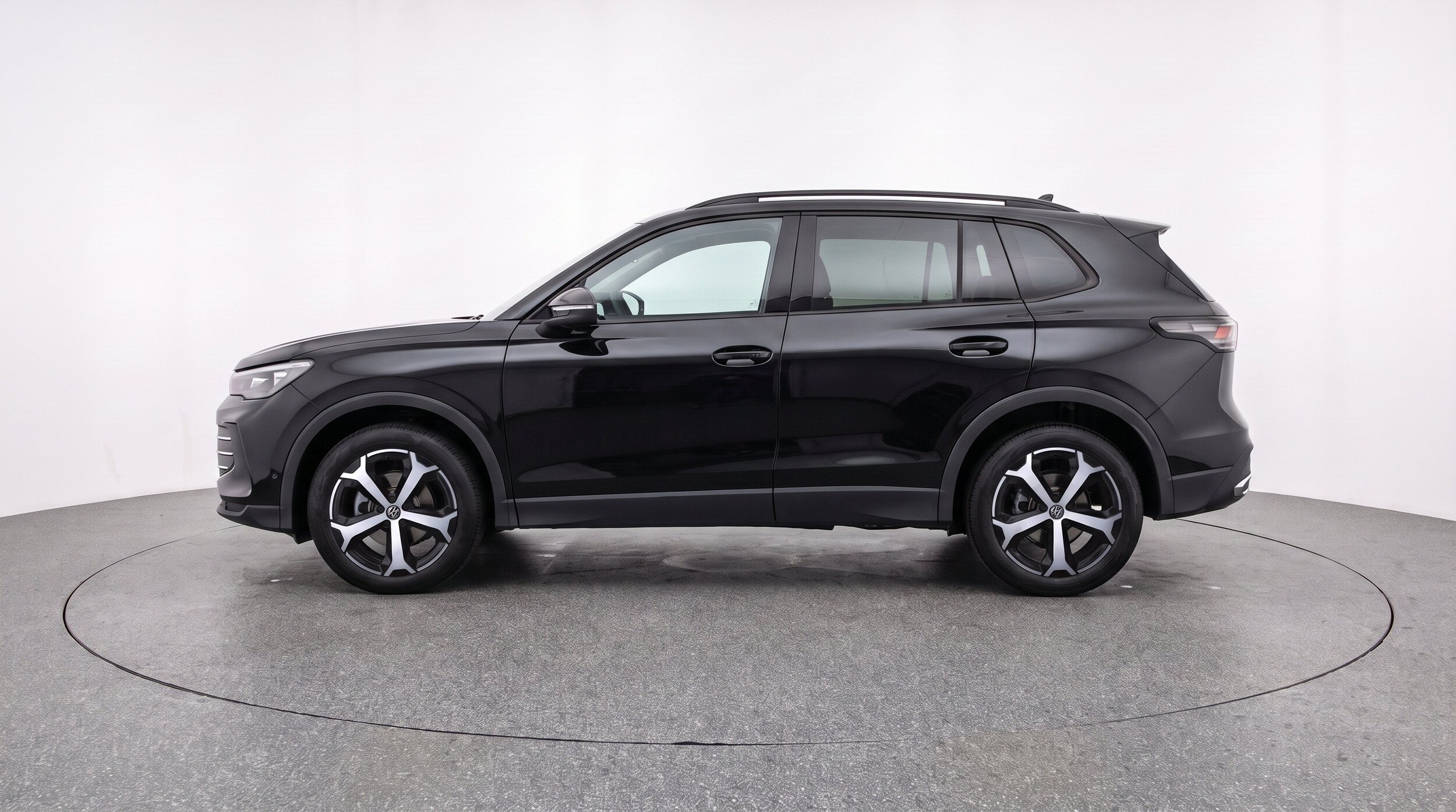 Thumbnail: 2026 Volkswagen Tiguan - 5