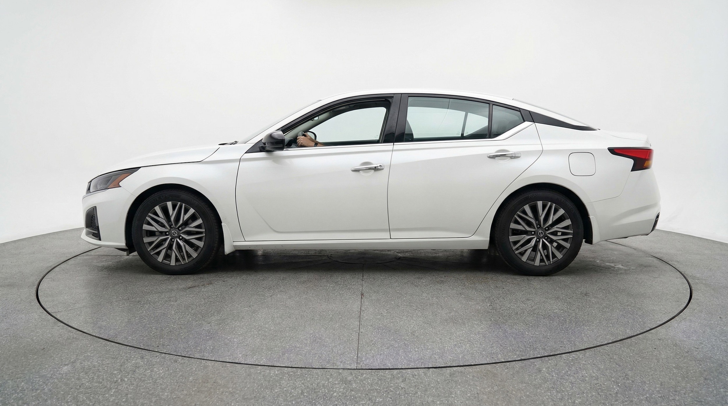 Thumbnail: 2025 Nissan Altima - 5