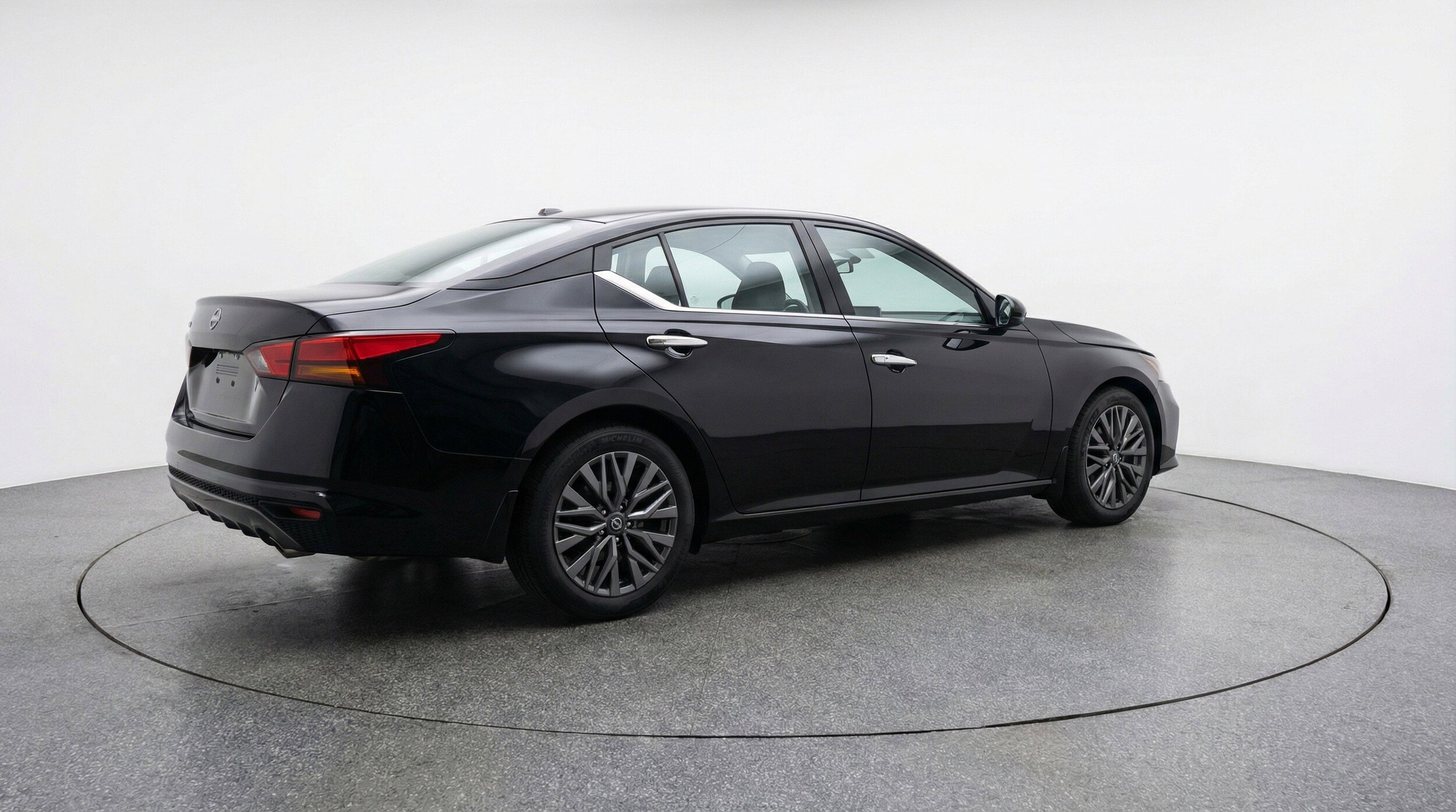 Thumbnail: 2025 Nissan Altima - 9