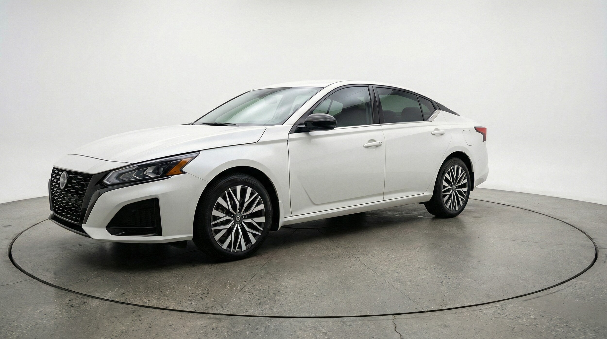 Thumbnail: 2025 Nissan Altima - 3