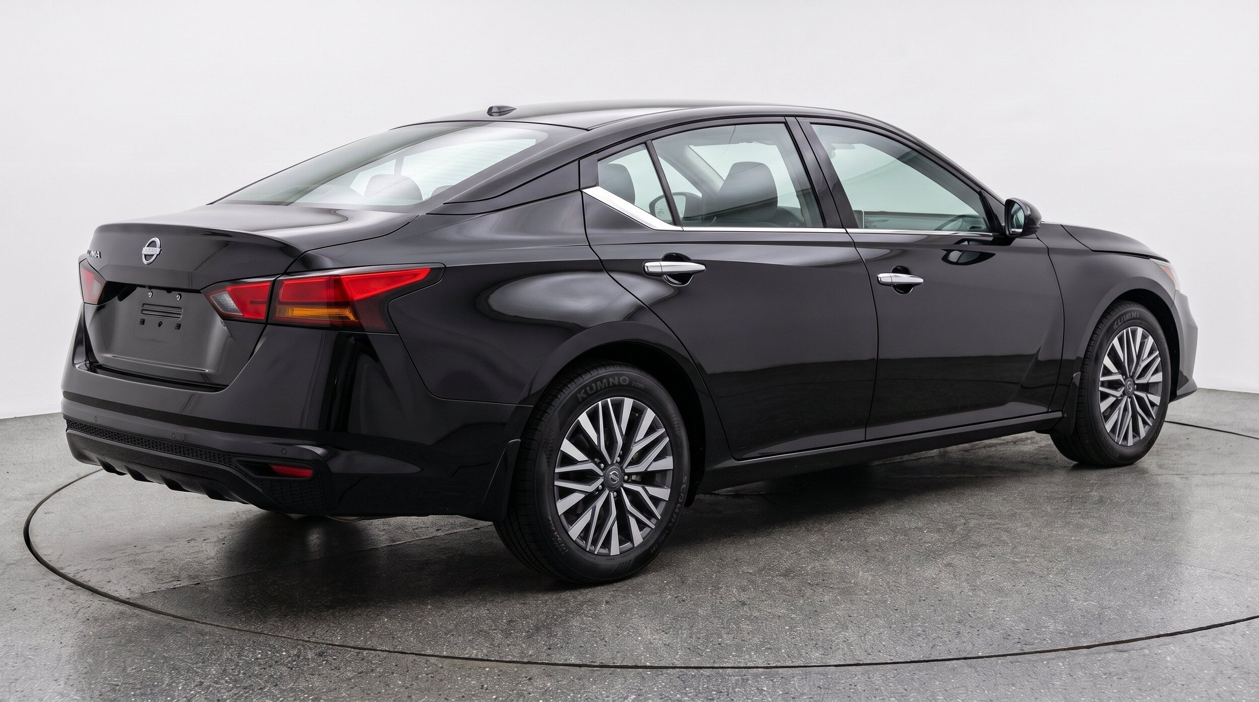 Thumbnail: 2025 Nissan Altima - 9