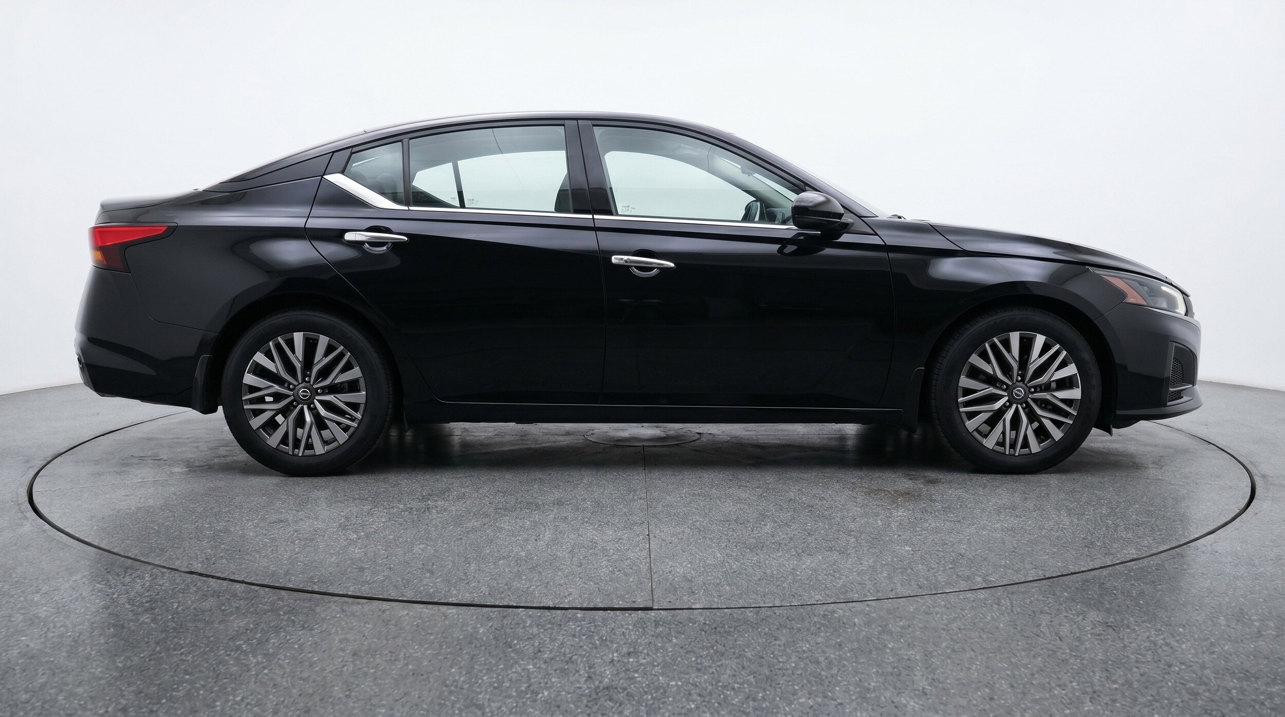 Thumbnail: 2025 Nissan Altima - 11