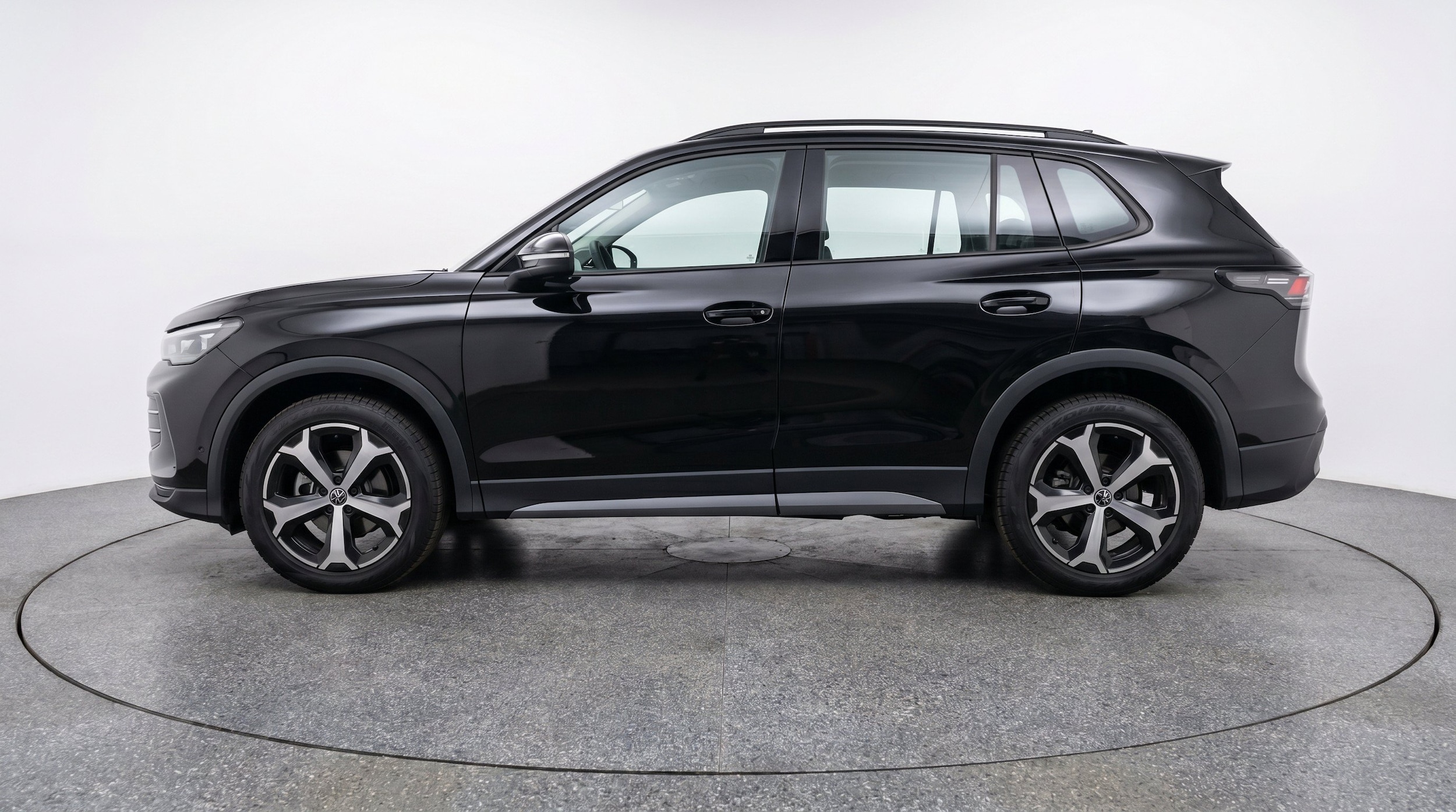 Thumbnail: 2026 Volkswagen Tiguan - 5